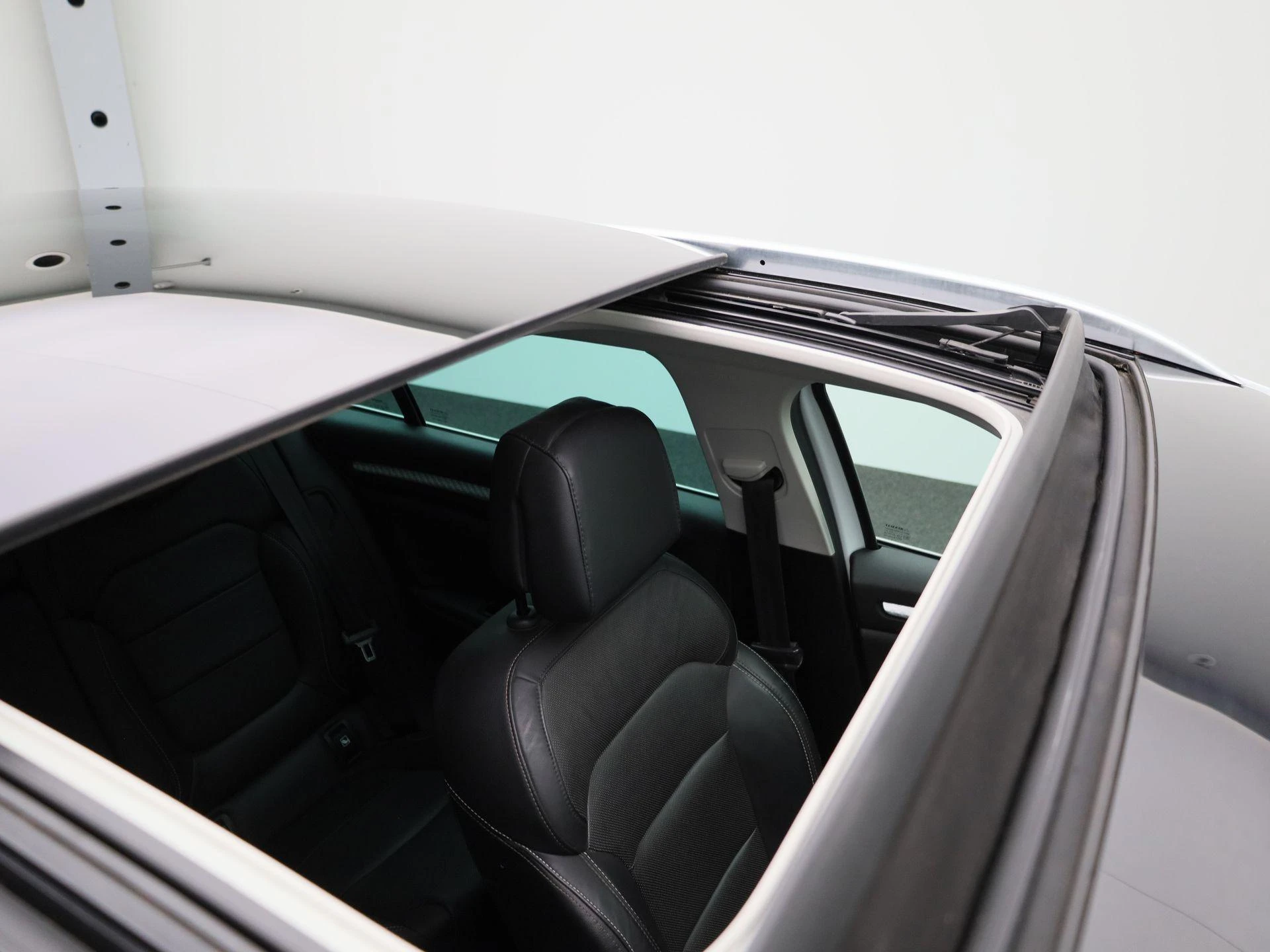 Renault-Mégane Estate-image-38