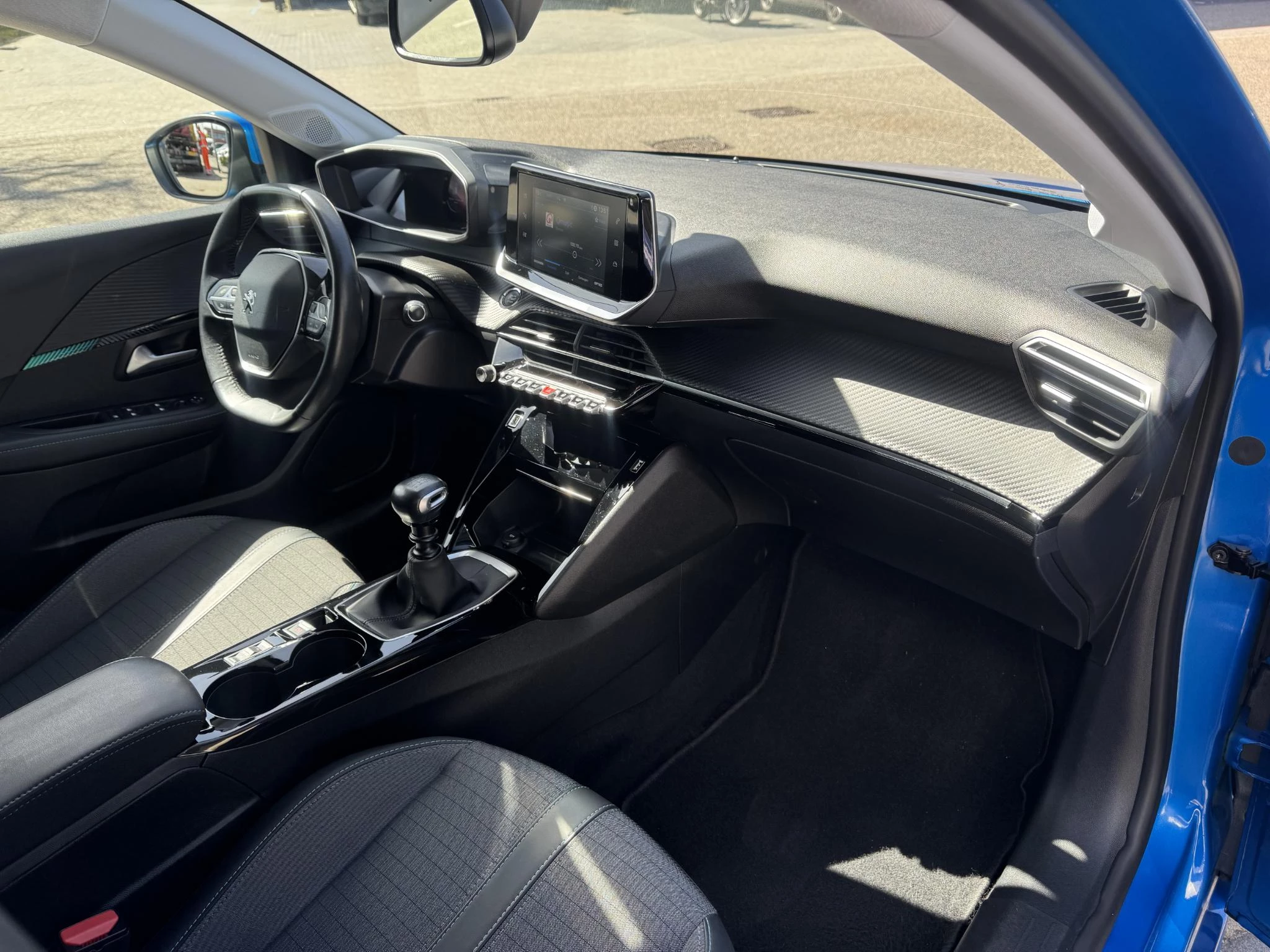 Peugeot-208-image-15