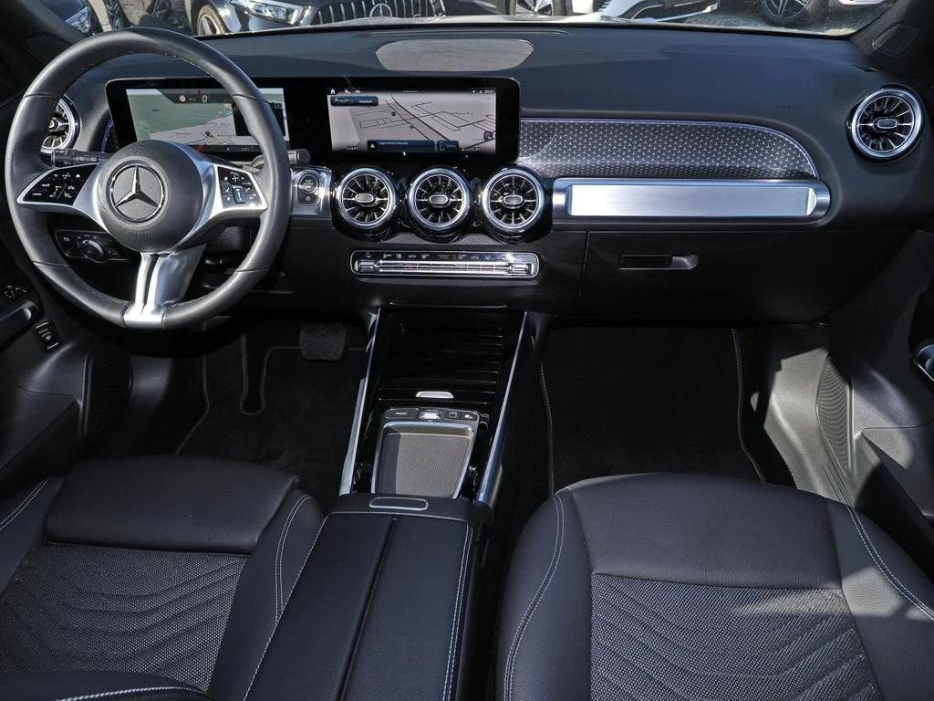 Mercedes-Benz-GLB 200 d-image-13