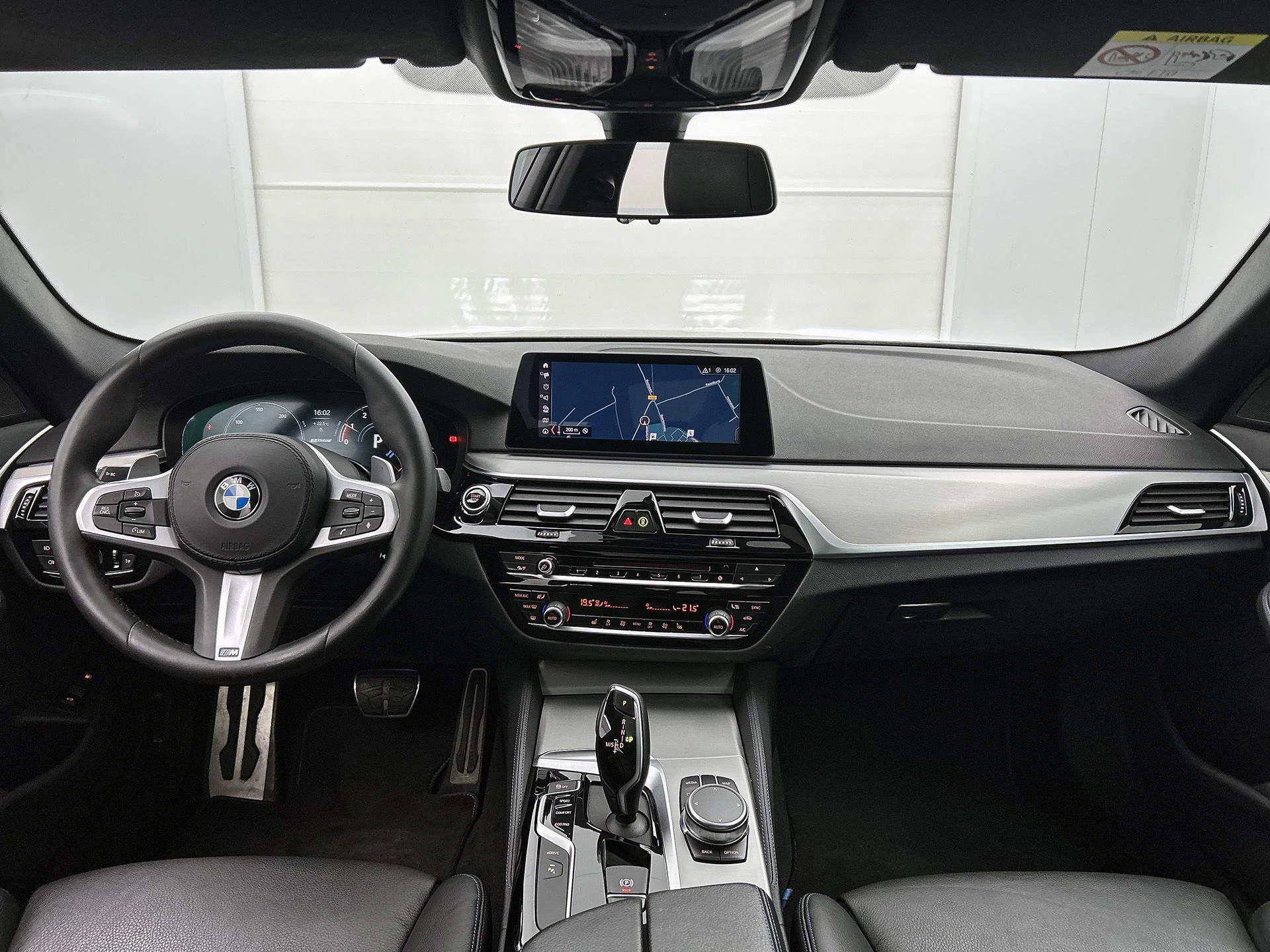 BMW-5 Serie-image-24
