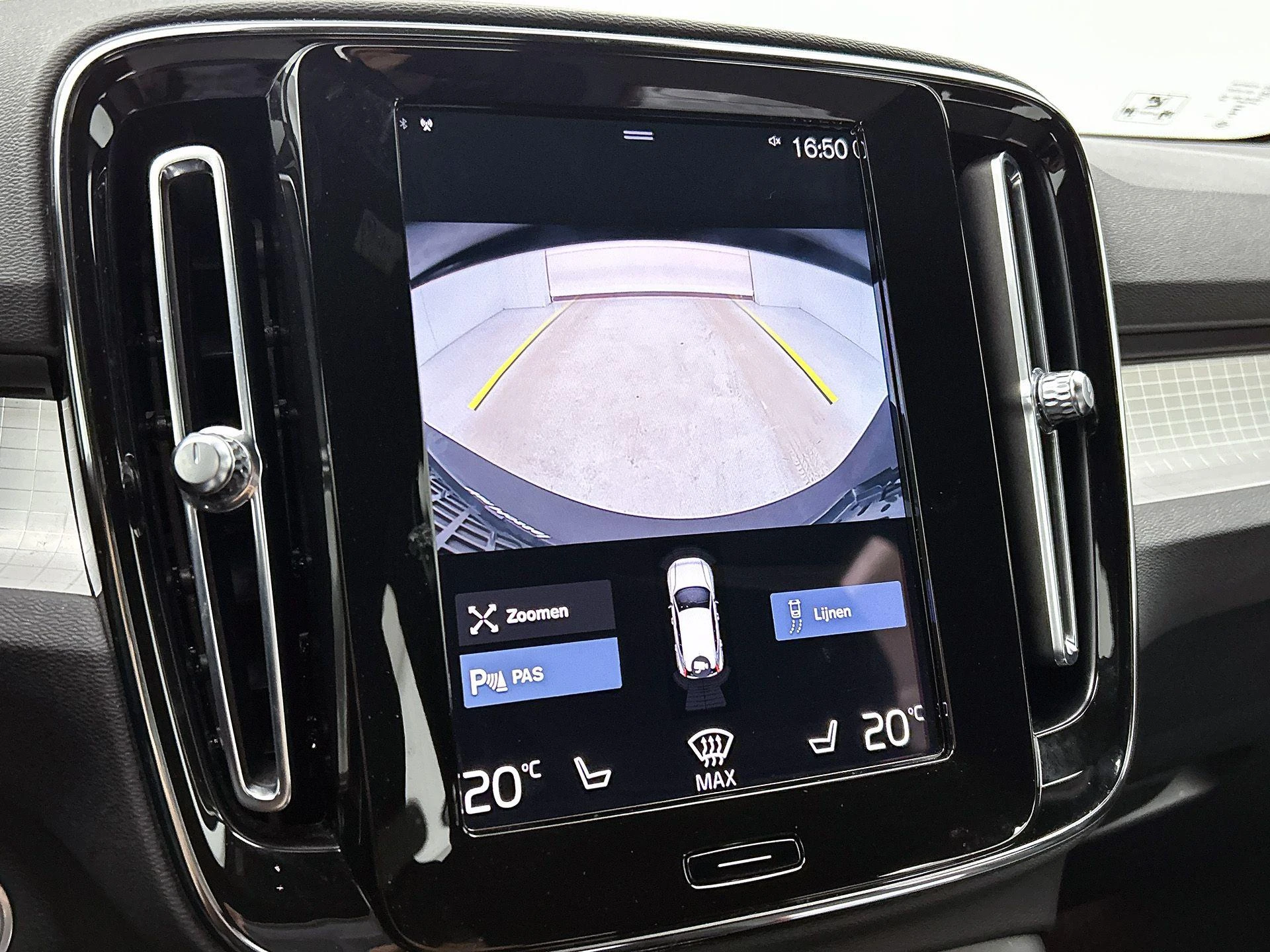 Volvo-XC40-image-12