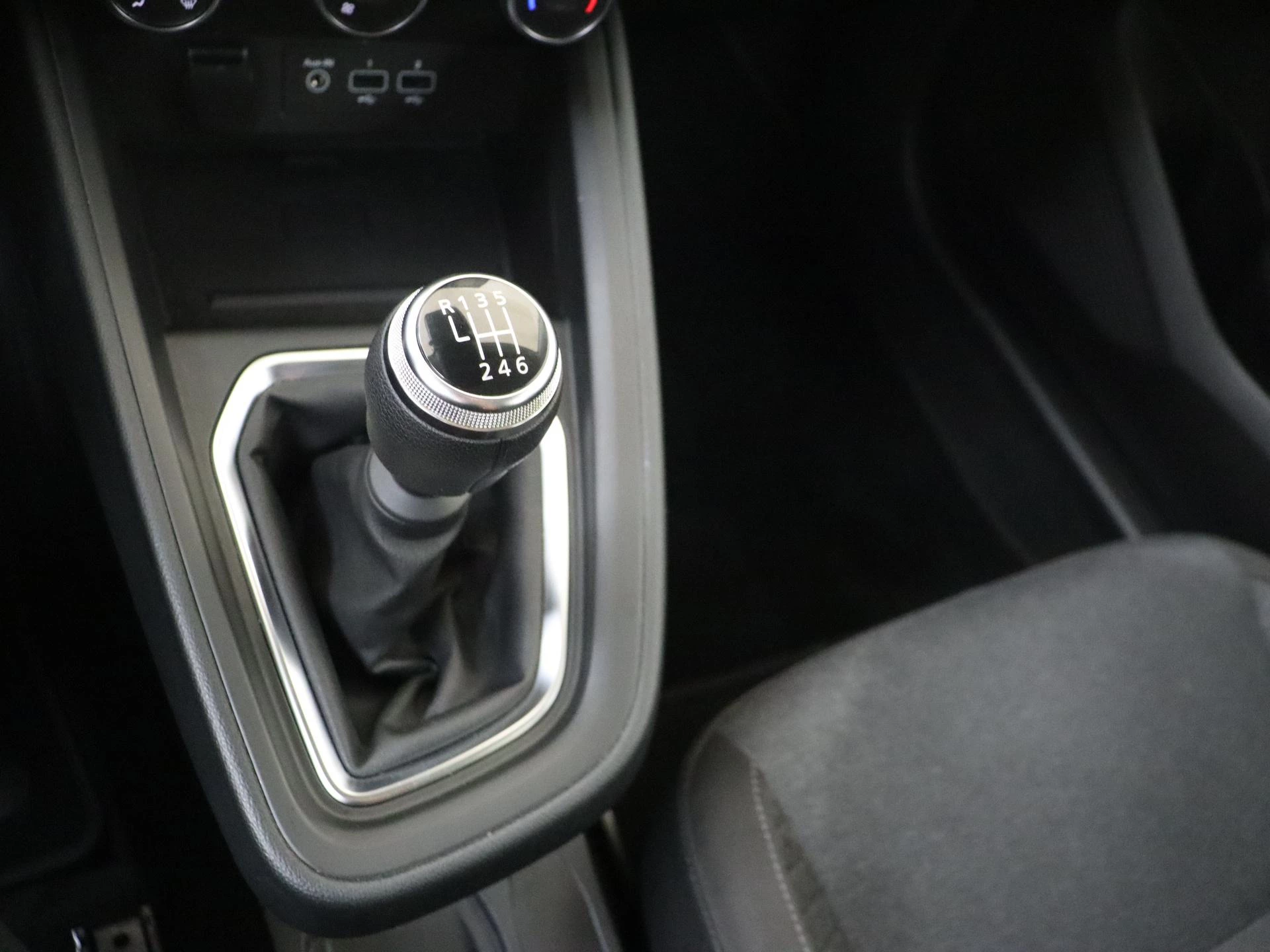 Renault-Clio-image-18