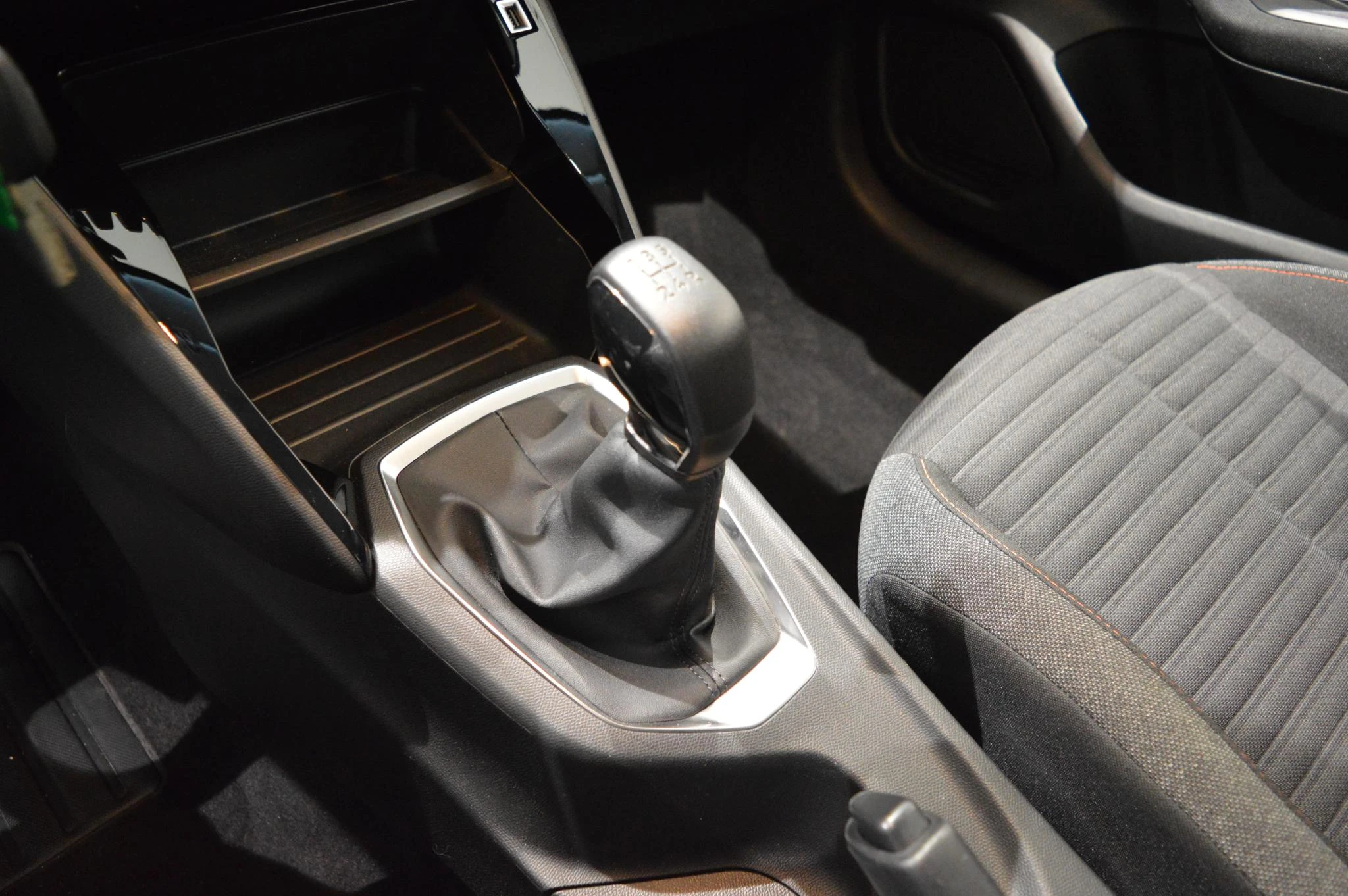 Peugeot-208-image-14