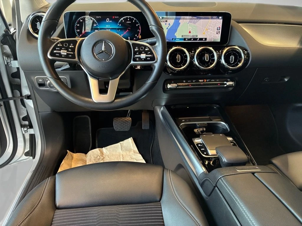 Mercedes-Benz-B-Klasse 220-image-9