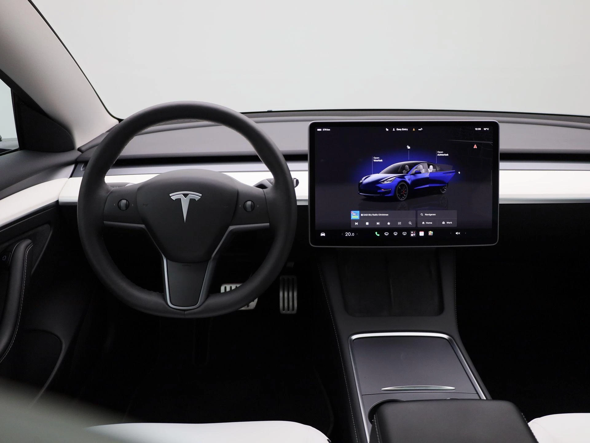 Tesla-Model 3-image-6