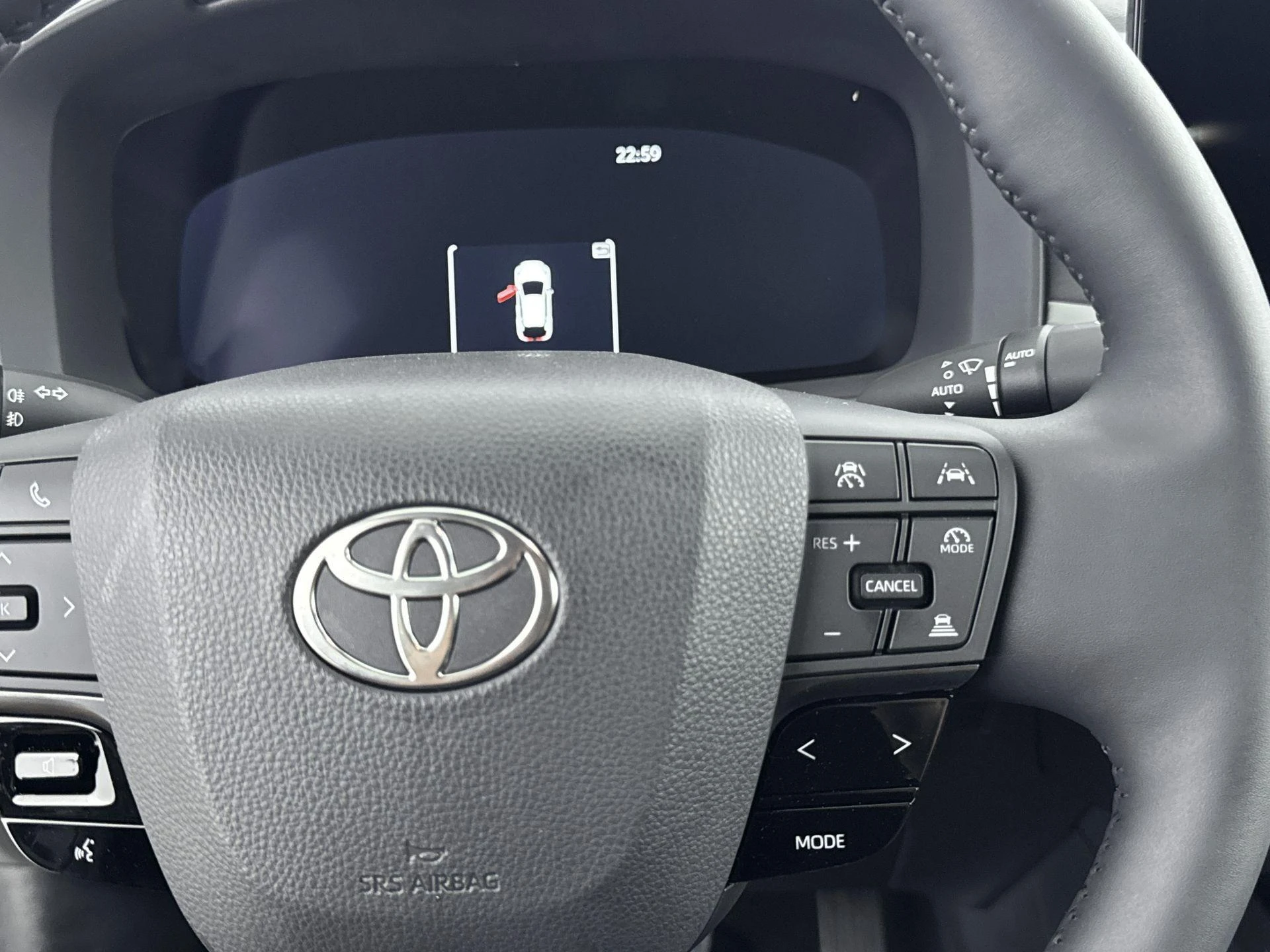 Toyota-C-HR-image-15