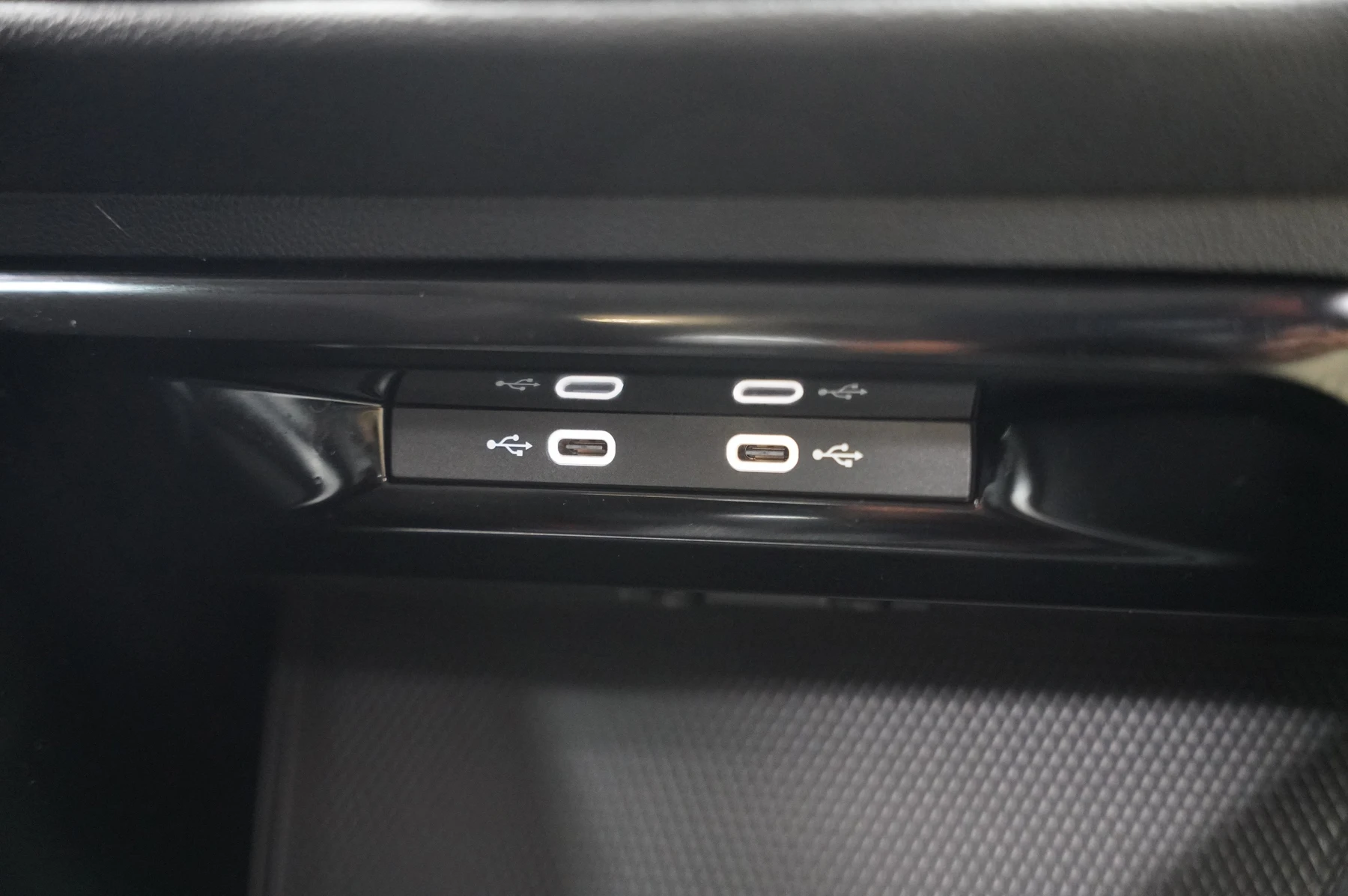 Volkswagen-Golf-image-22