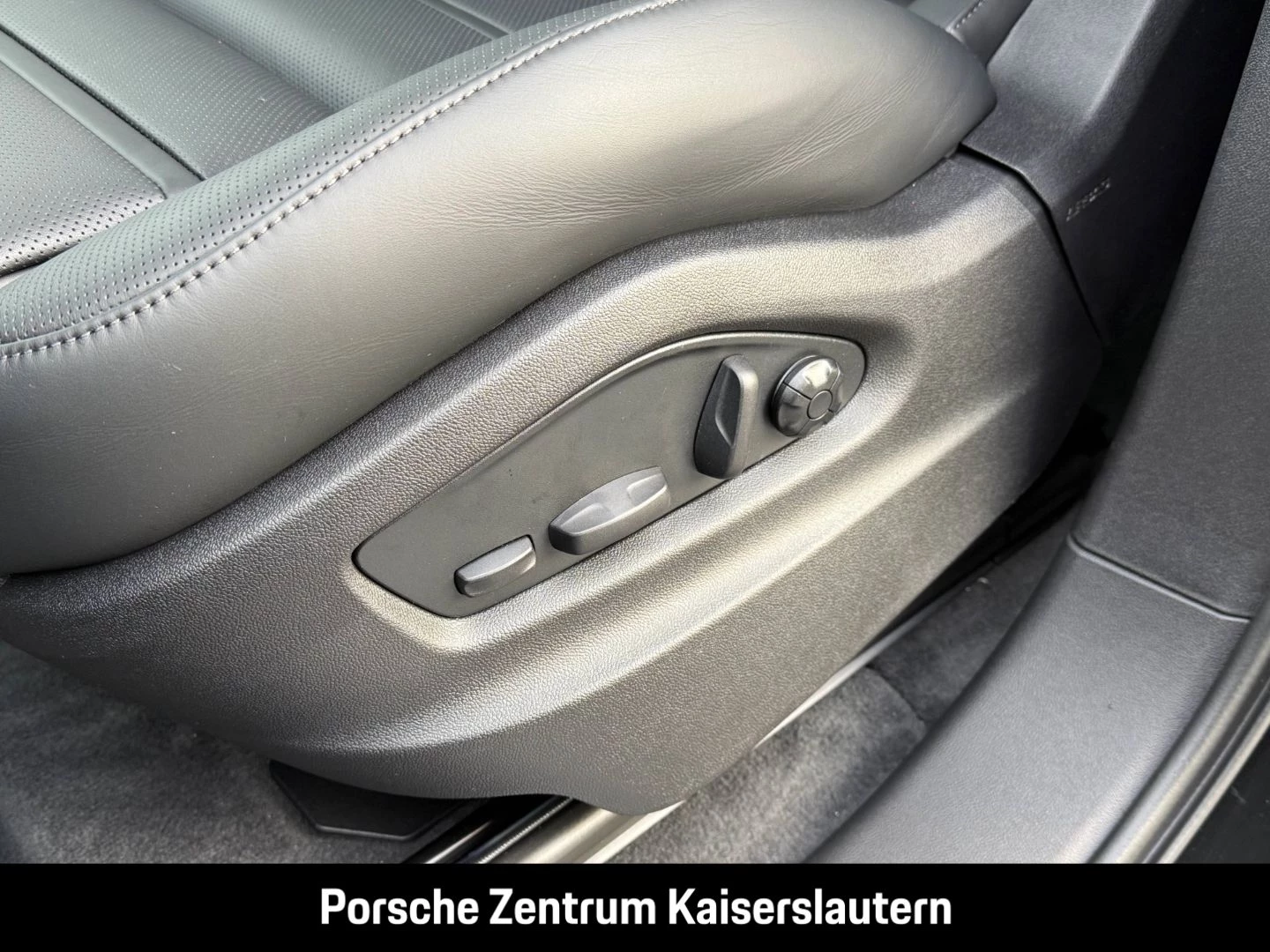 Porsche Cayenne S HA-Lenkung InnoDrive Head-Up BOSE LED -