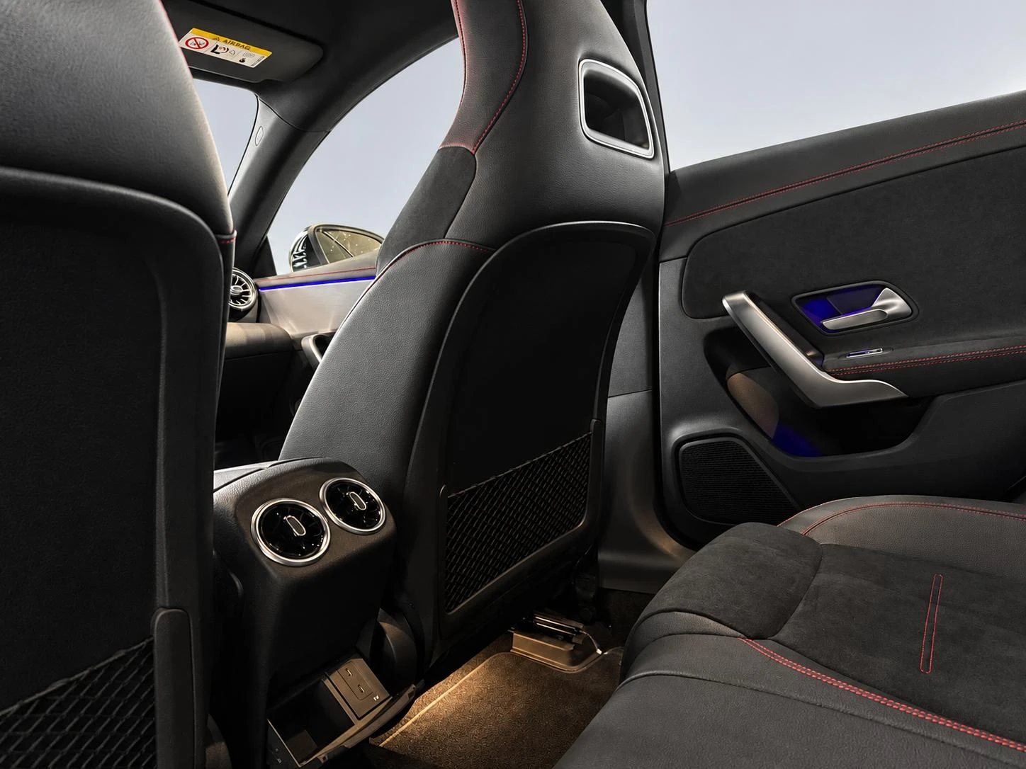 Mercedes-Benz-CLA-image-18