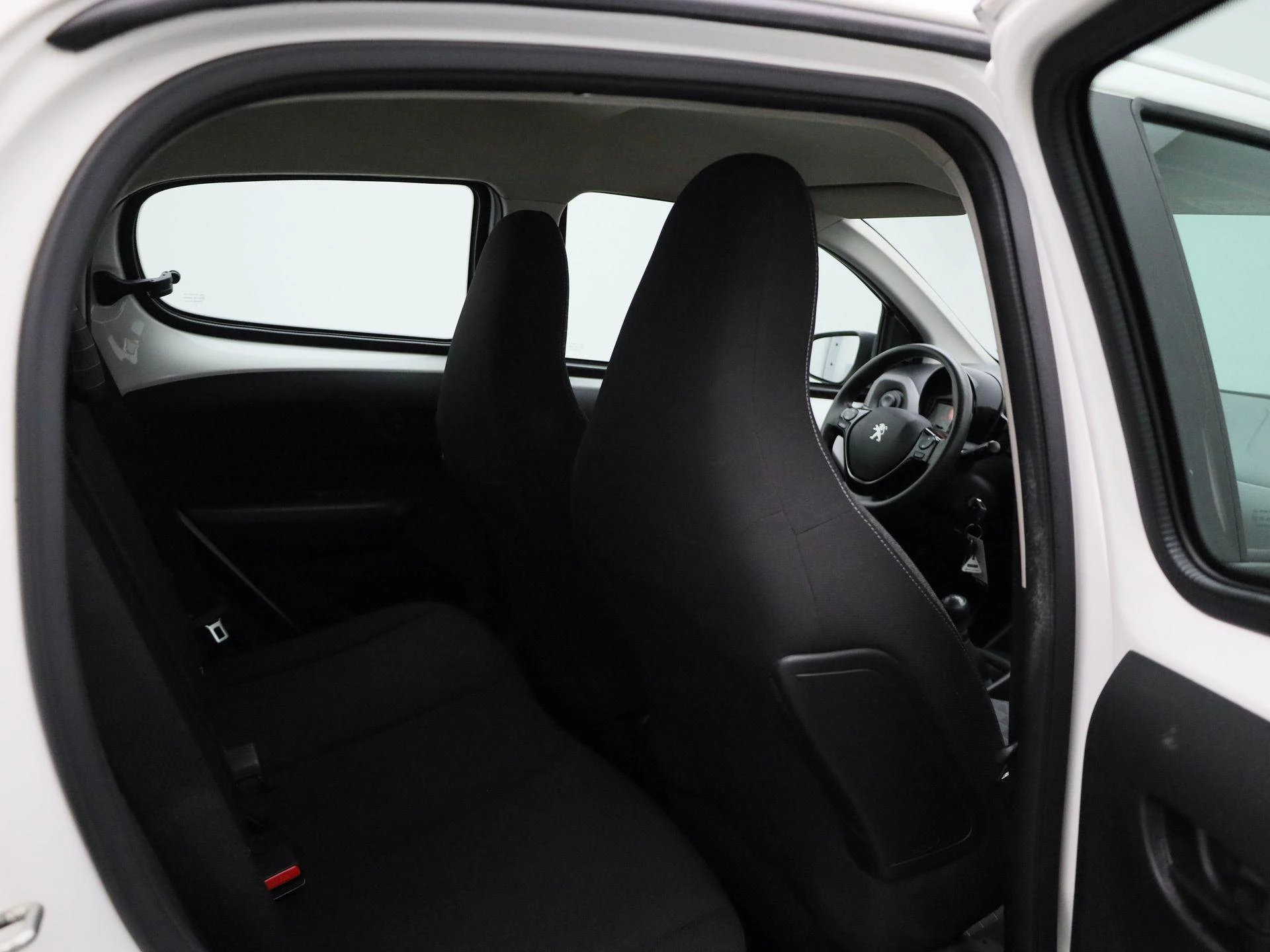 Peugeot-108-image-25