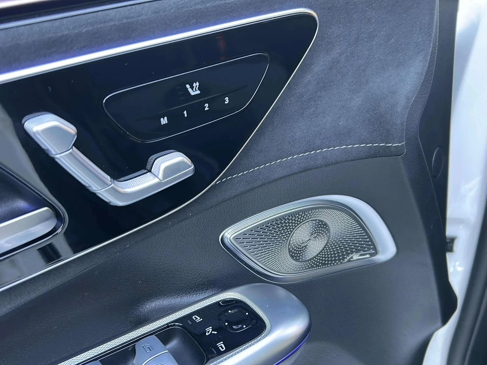 Mercedes-Benz-EQE-image-9