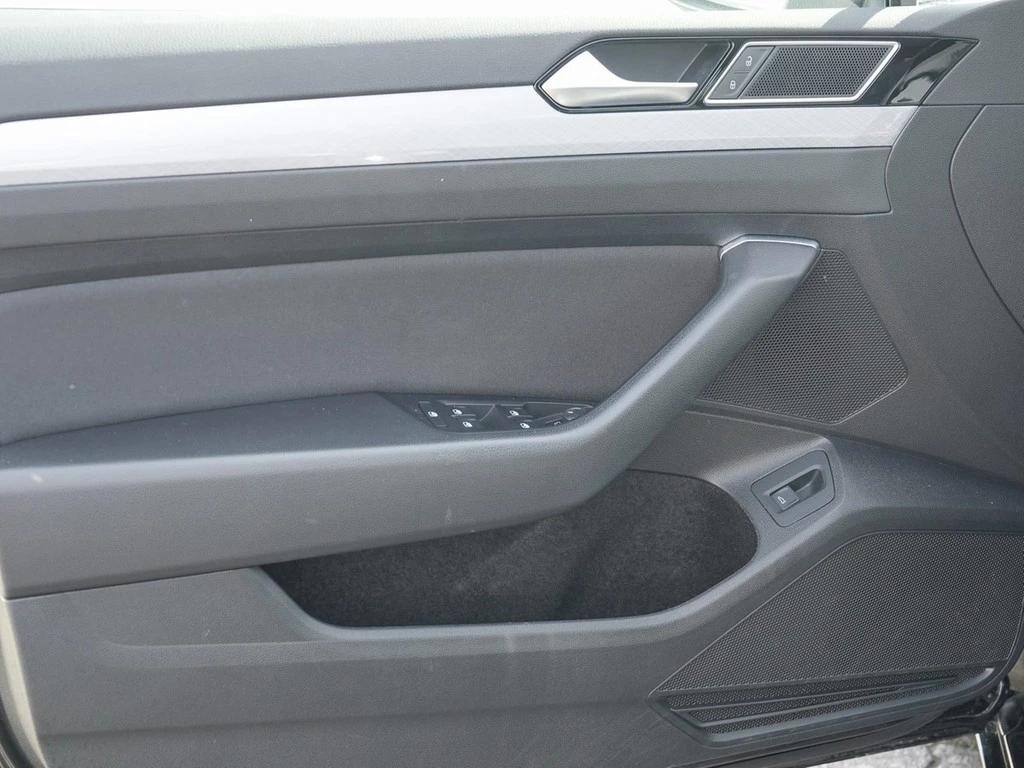 Volkswagen Passat Variant 1.5 TSI DSG Business *LED*AHK*Navi*App-Connect*ACC*PDC*Front-Assist*Climatronic*Sitzh
