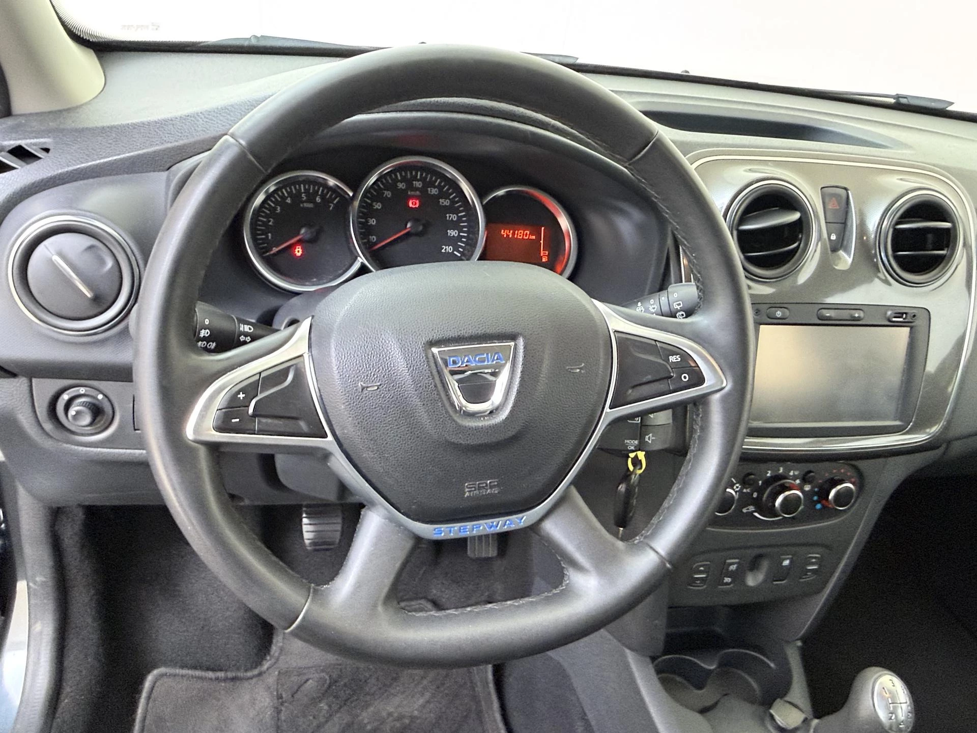 Dacia-Sandero Stepway-image-9