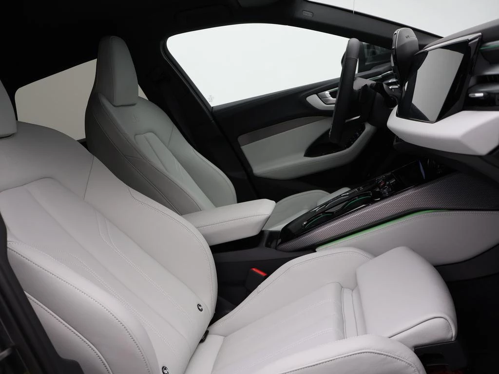 Audi A5 Avant e-hybrid Audi A5 Avant Corporate S e-hybrid quattro 299PK AUTOMAAT * DEMO *
