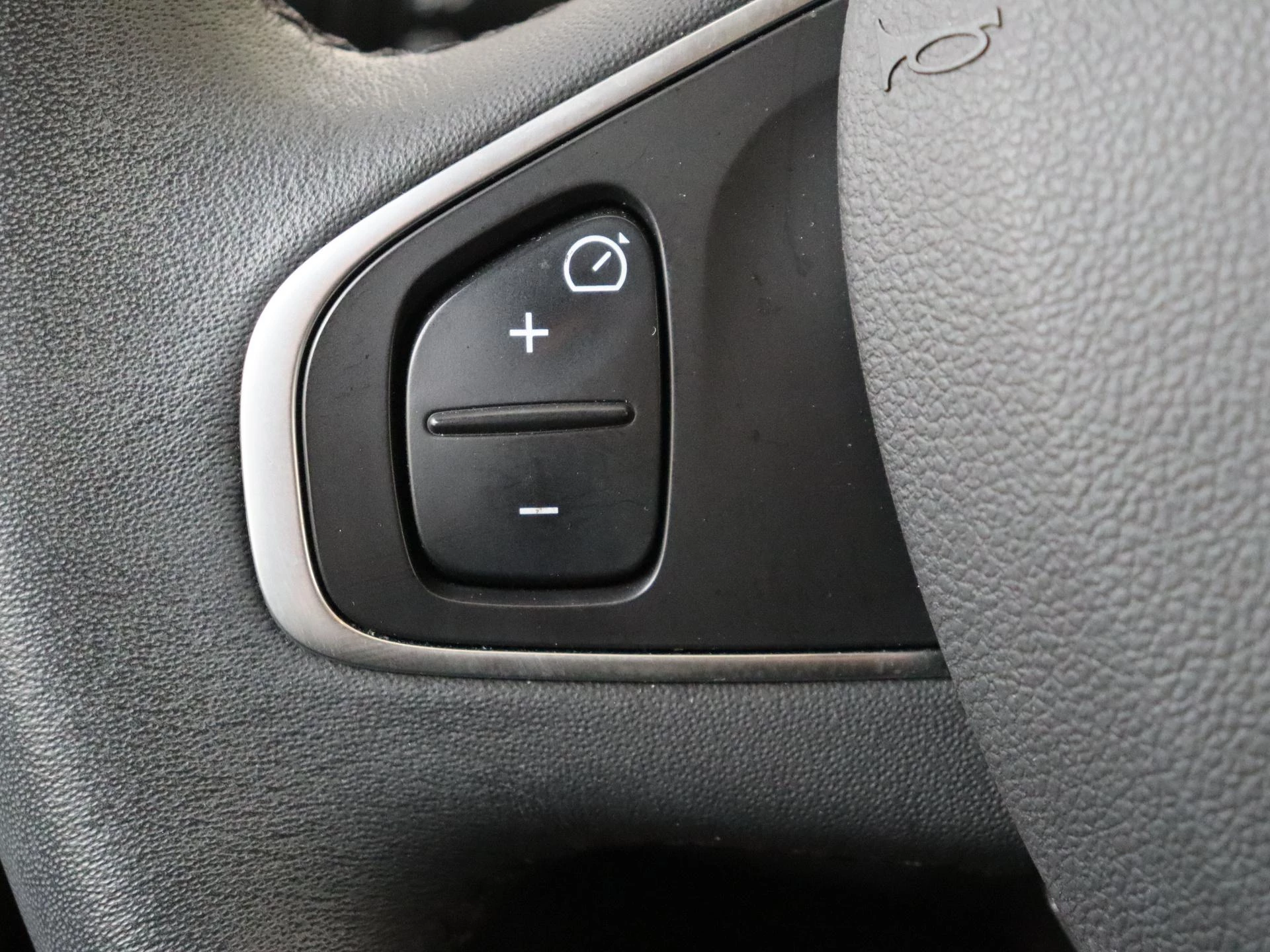 Renault-Clio-image-12