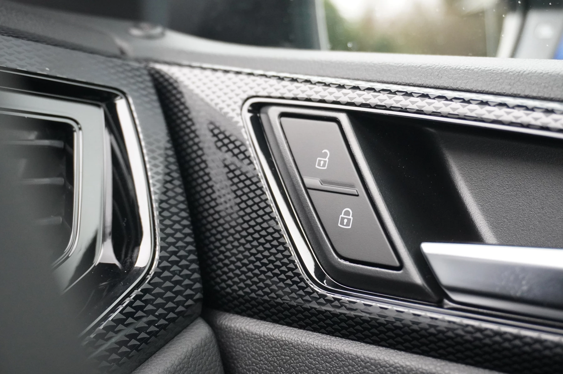 Volkswagen-Polo-image-31
