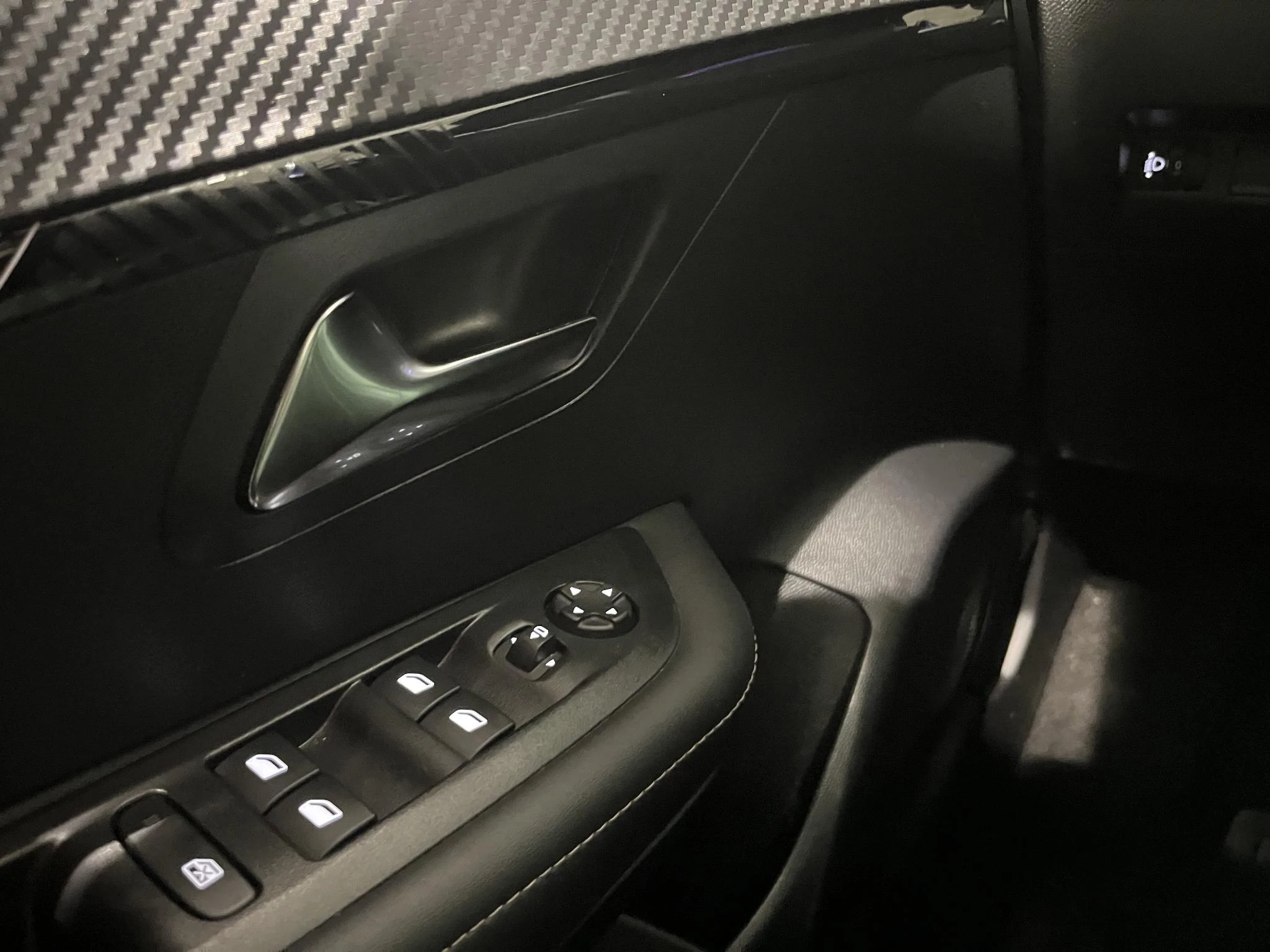 Peugeot-208-image-13