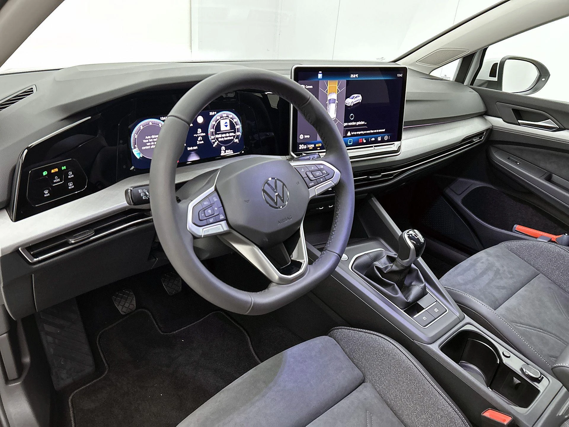 Volkswagen-Golf-image-21