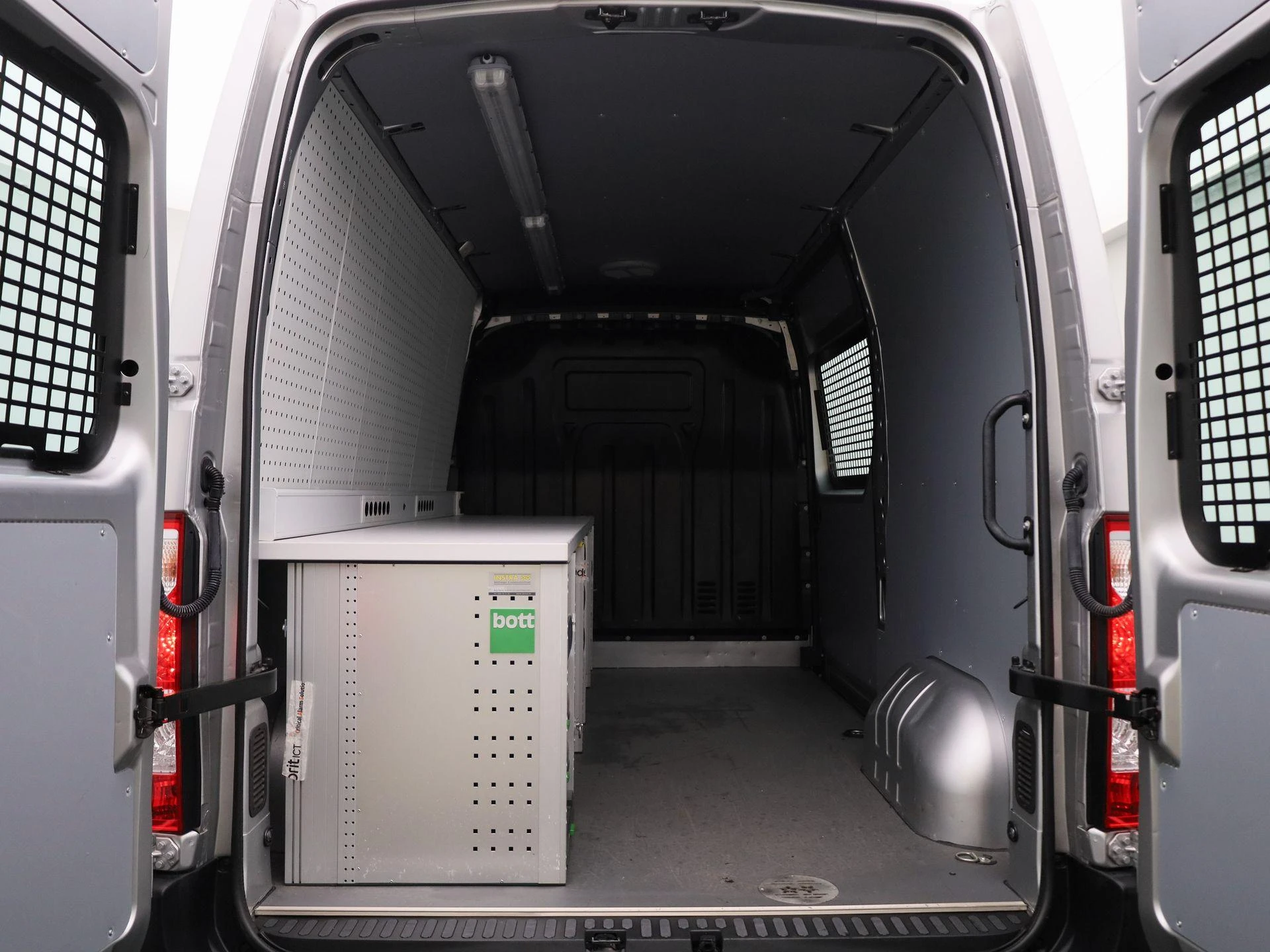 Opel-Movano-image-14