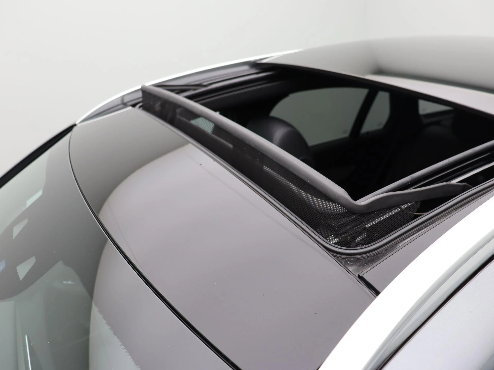 Mercedes-Benz-GLC-image-13