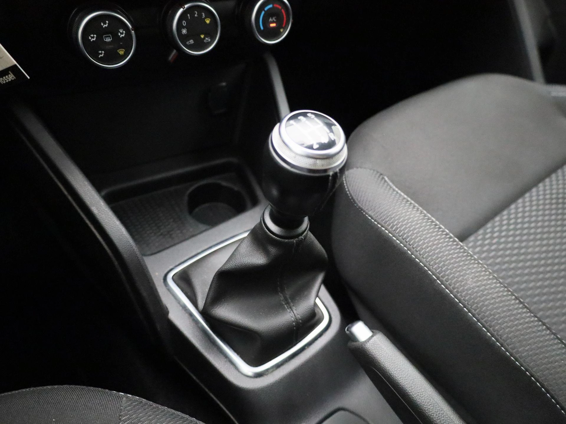 Dacia-Duster-image-16