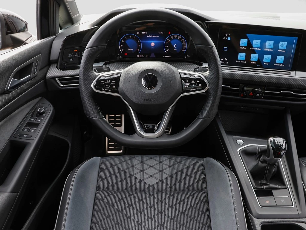 Volkswagen-Golf-image-11