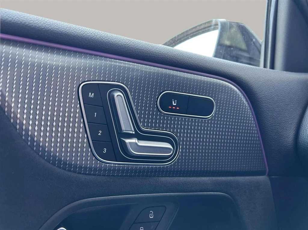 Mercedes-Benz-EQB-image-10