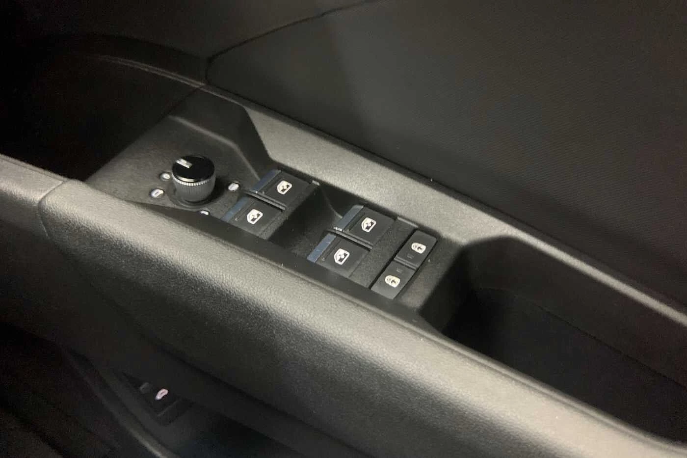 Audi-Q4 e-tron-image-24