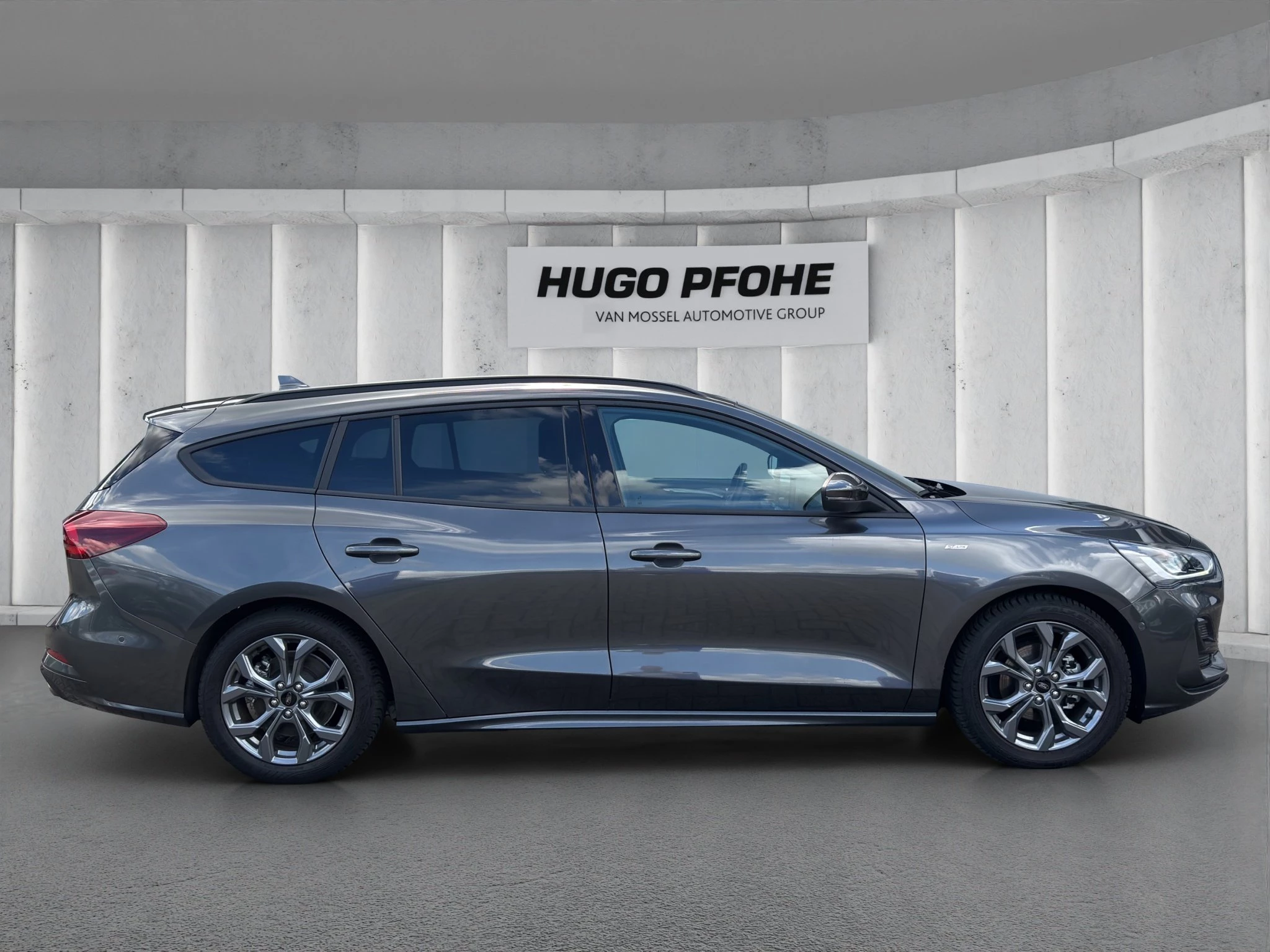 Ford Focus ST-Line X Turnier Aut.*AHK*ACC*HUD*KAM*NAVI*WINTER-PKT.