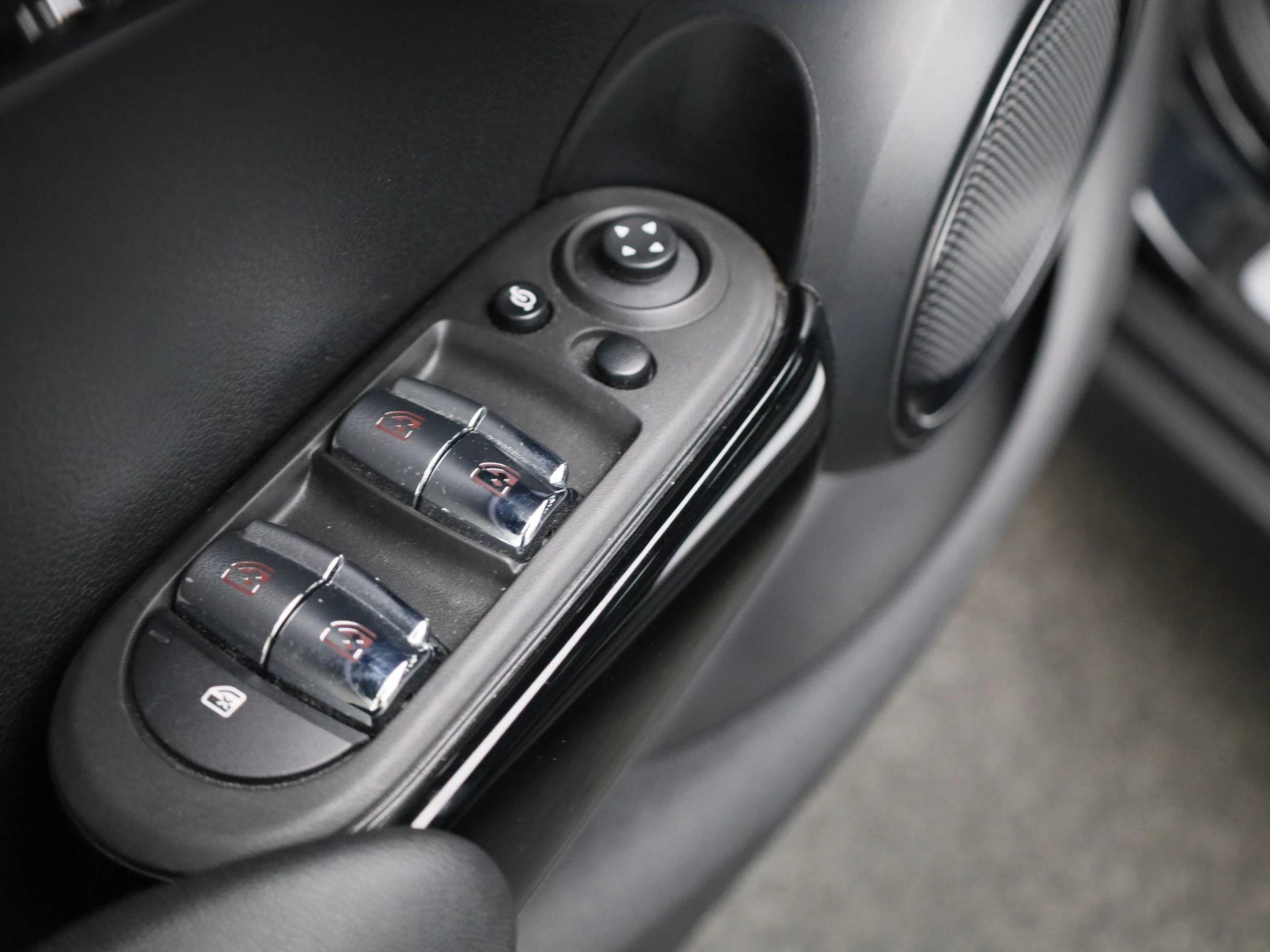 MINI-5 Portes-image-26