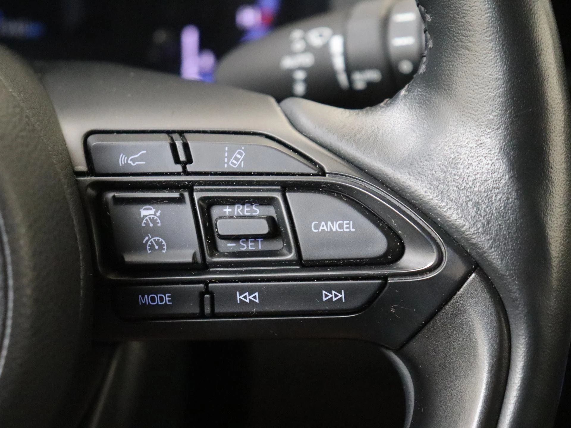 Toyota-Yaris Cross-image-16