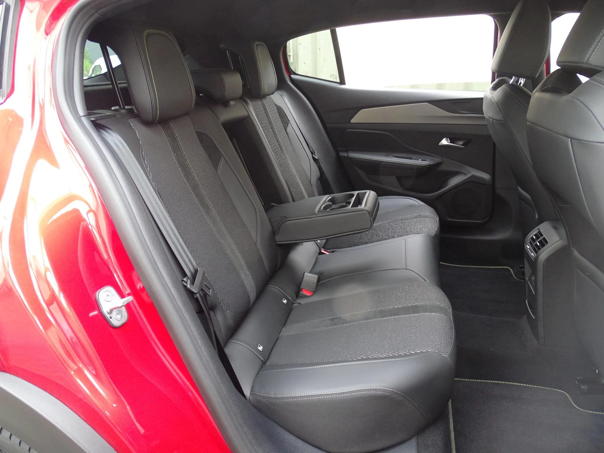 Peugeot-408-image-15