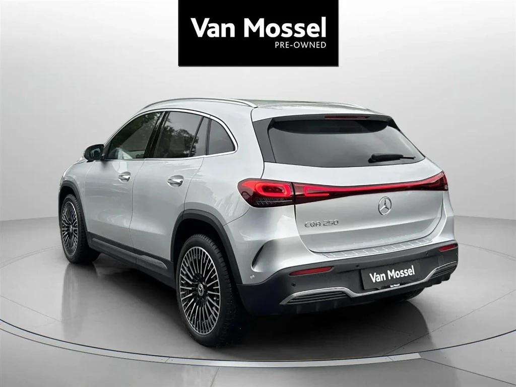 Mercedes-Benz-EQA-image-6