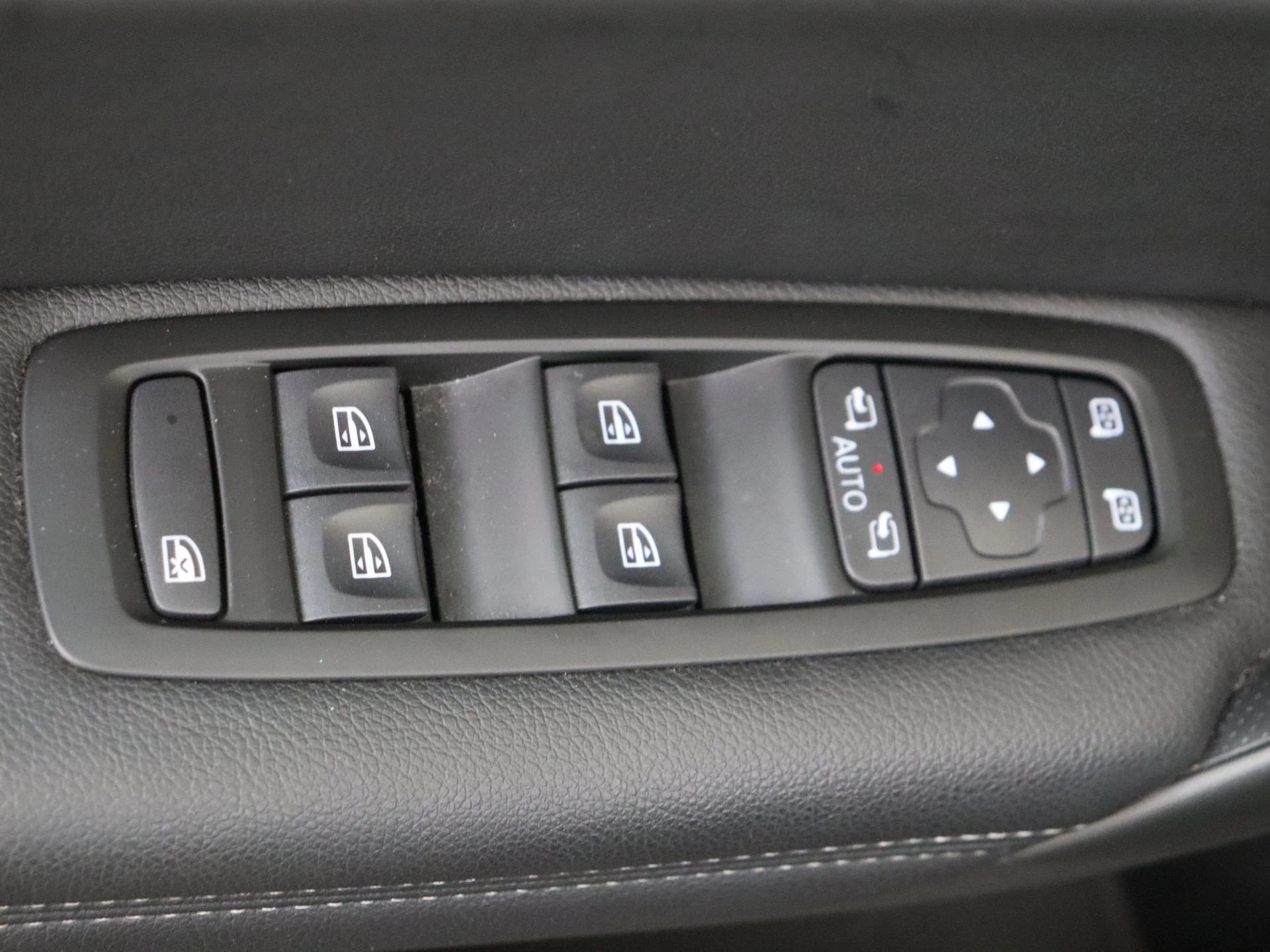 Renault-Mégane Estate-image-22