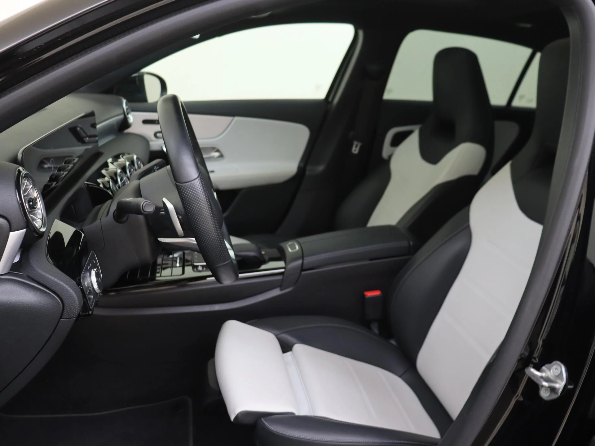 Mercedes-Benz A-Klasse 250 e AMG Line
