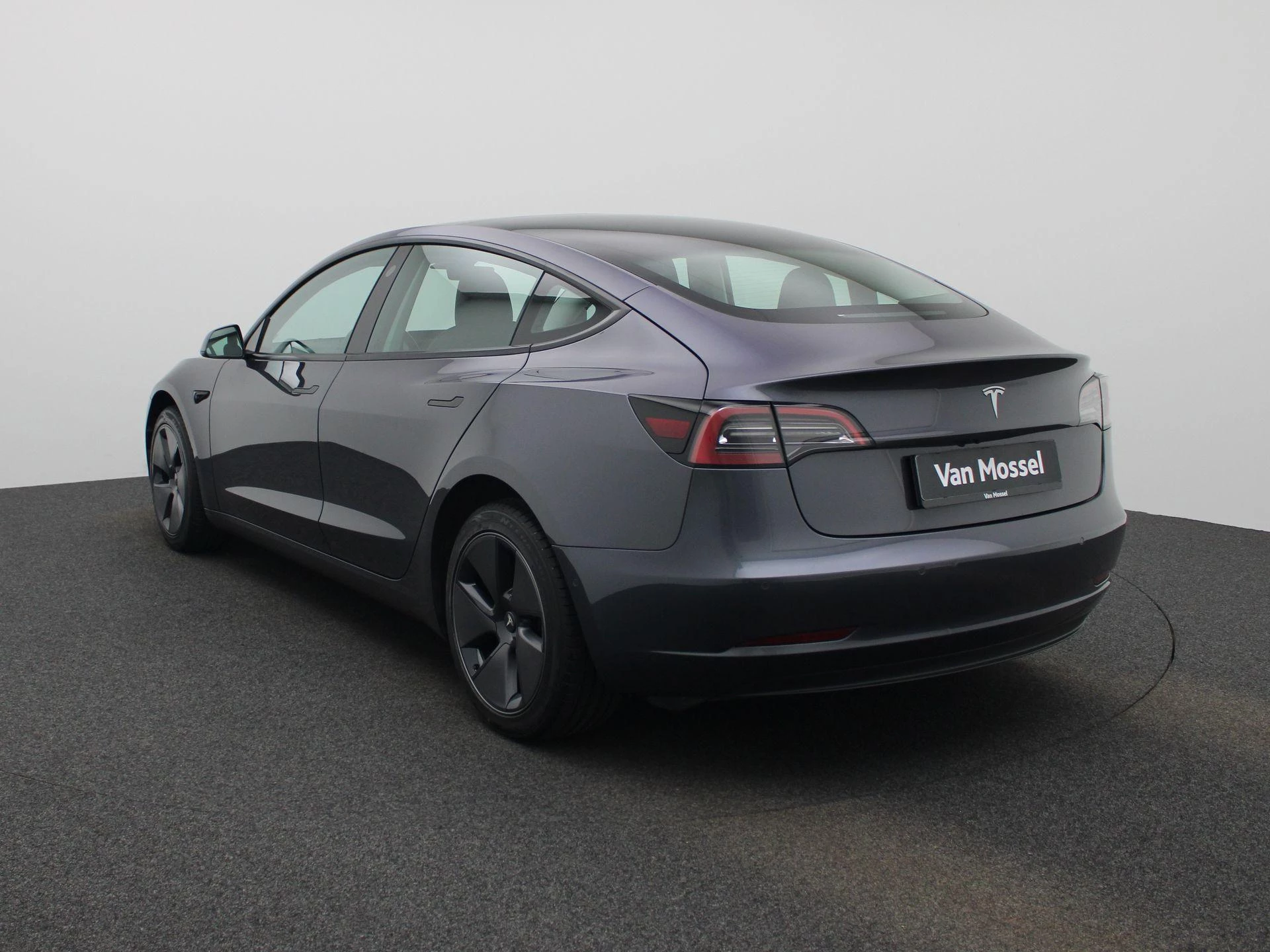 Tesla-Model 3-image-1