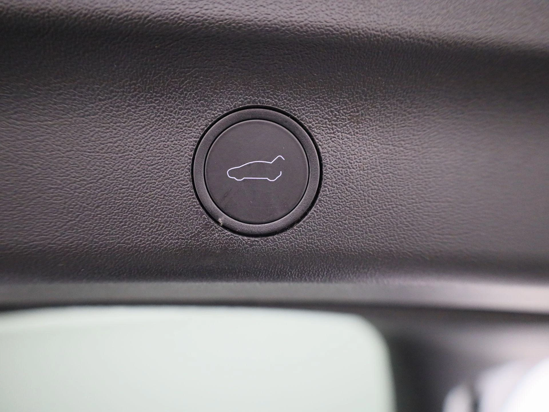Tesla-Model Y-image-13