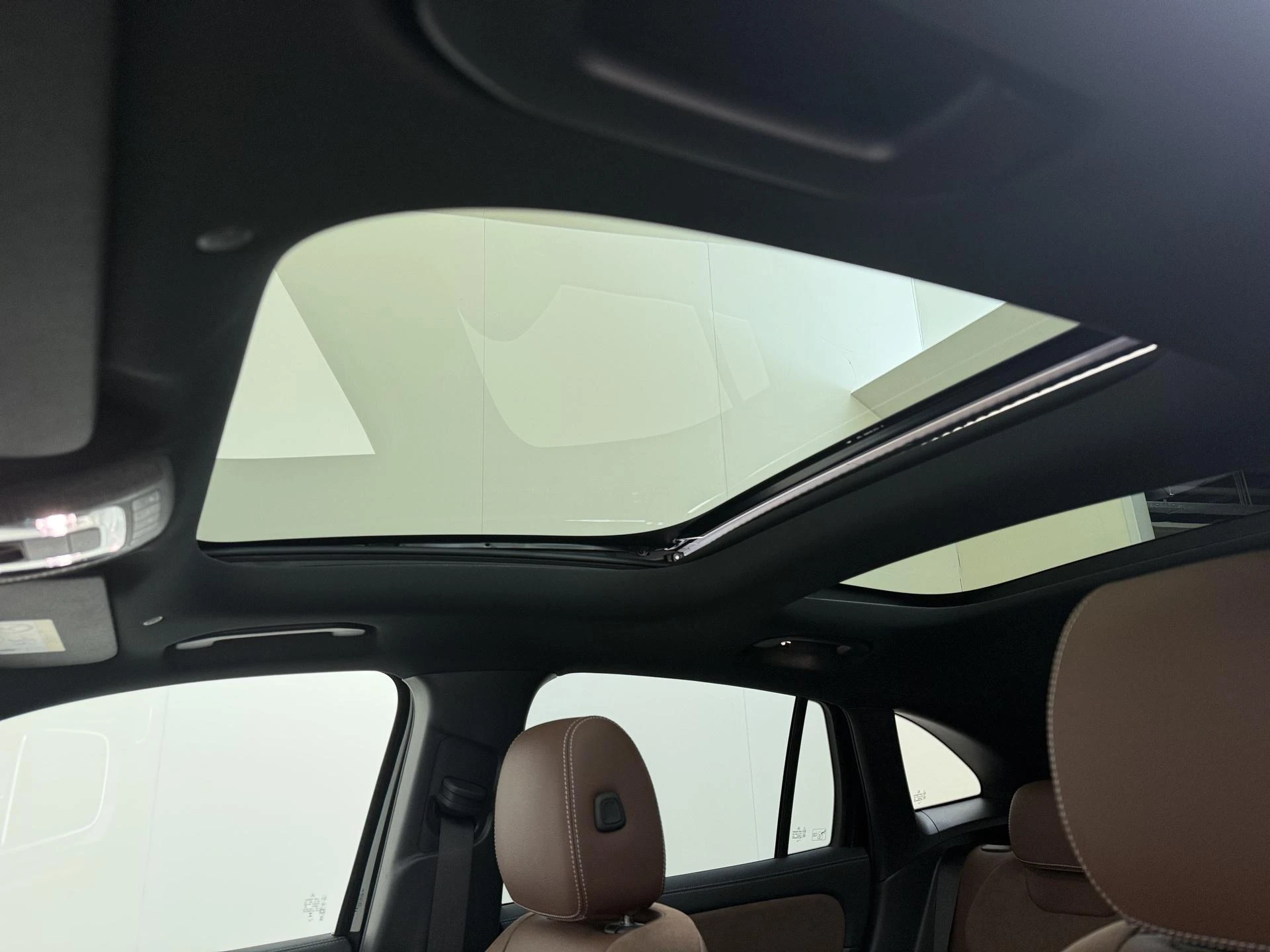Mercedes-Benz-GLA-image-28