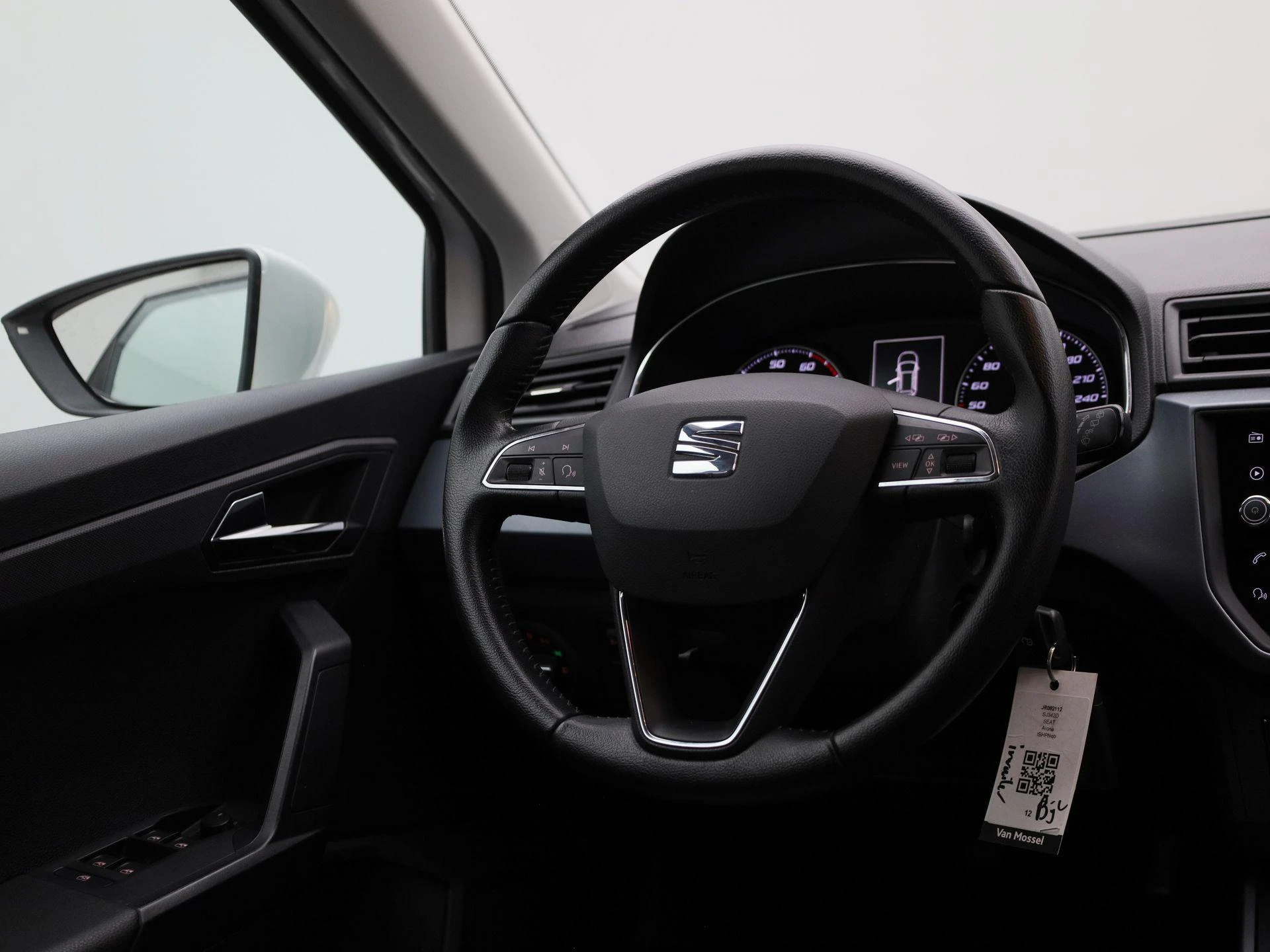 SEAT-Arona-image-8
