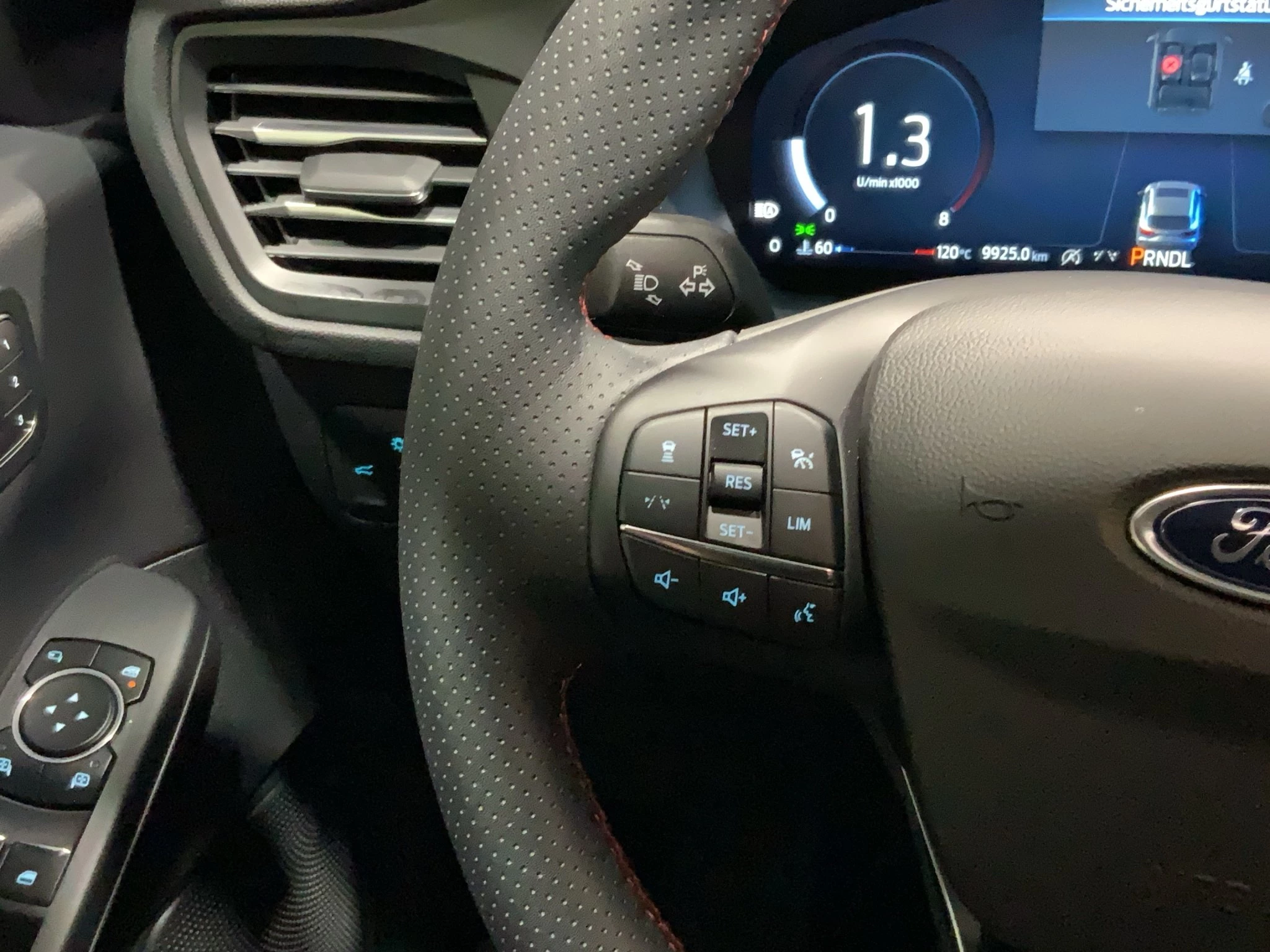Ford Kuga ST-Line X Aut.*360GRAD*LED-MATRIX*NAVI*GRA*WINTER-PKT.