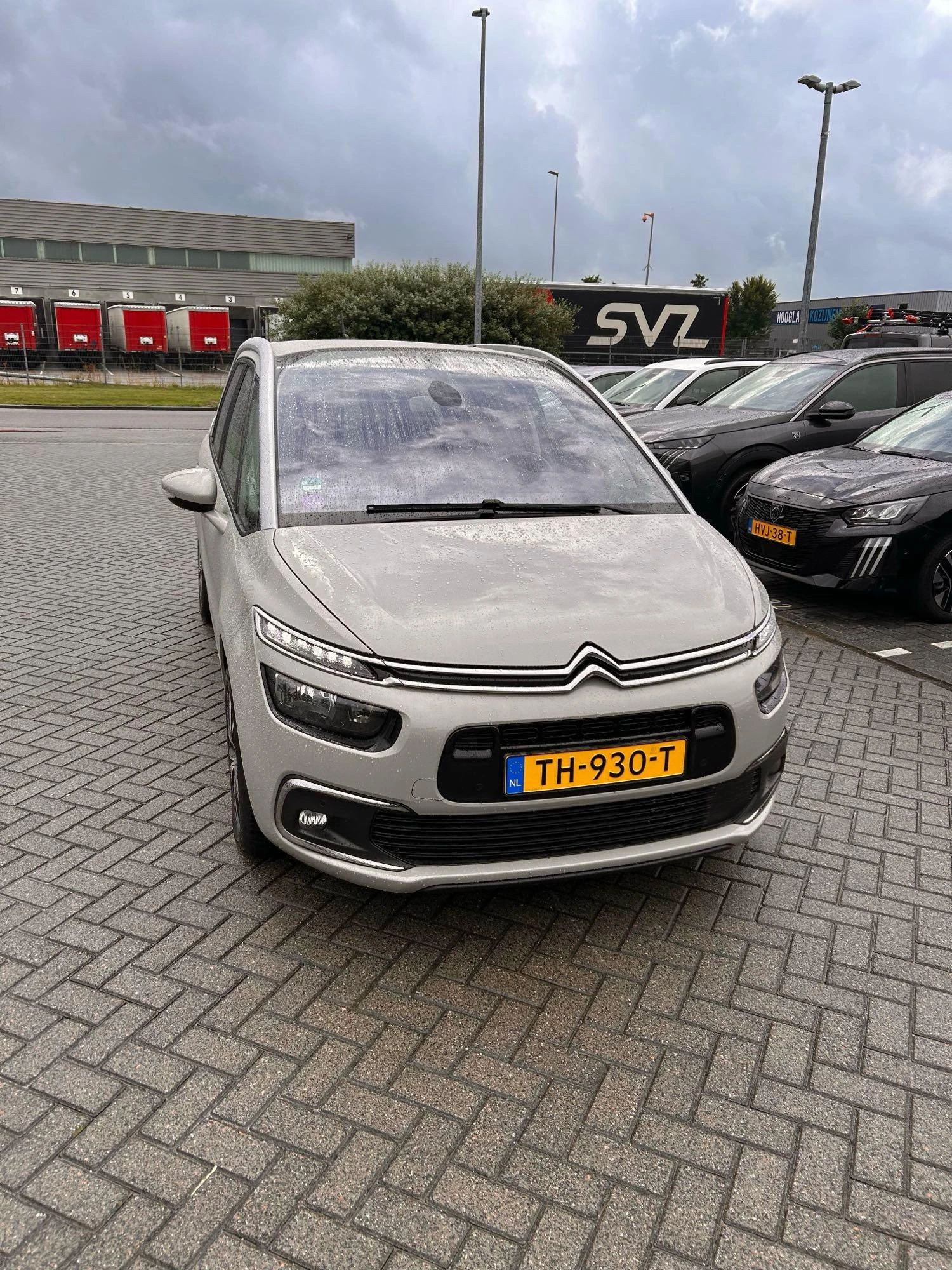 Citroën-Grand C4 Spacetourer-image-8