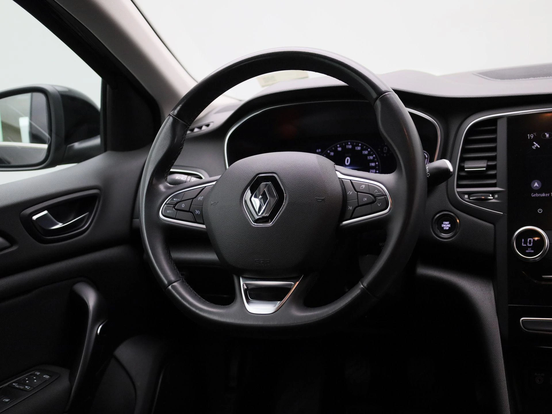 Renault-Mégane Grand Tour-image-10