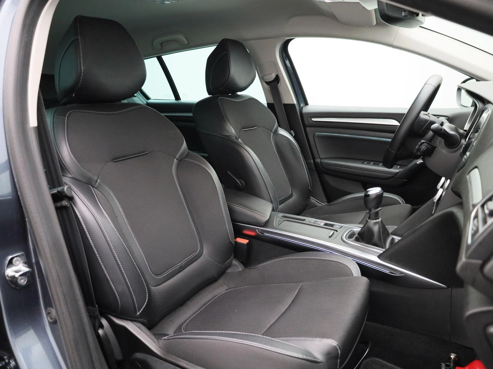 Renault-Mégane Grand Tour-image-34