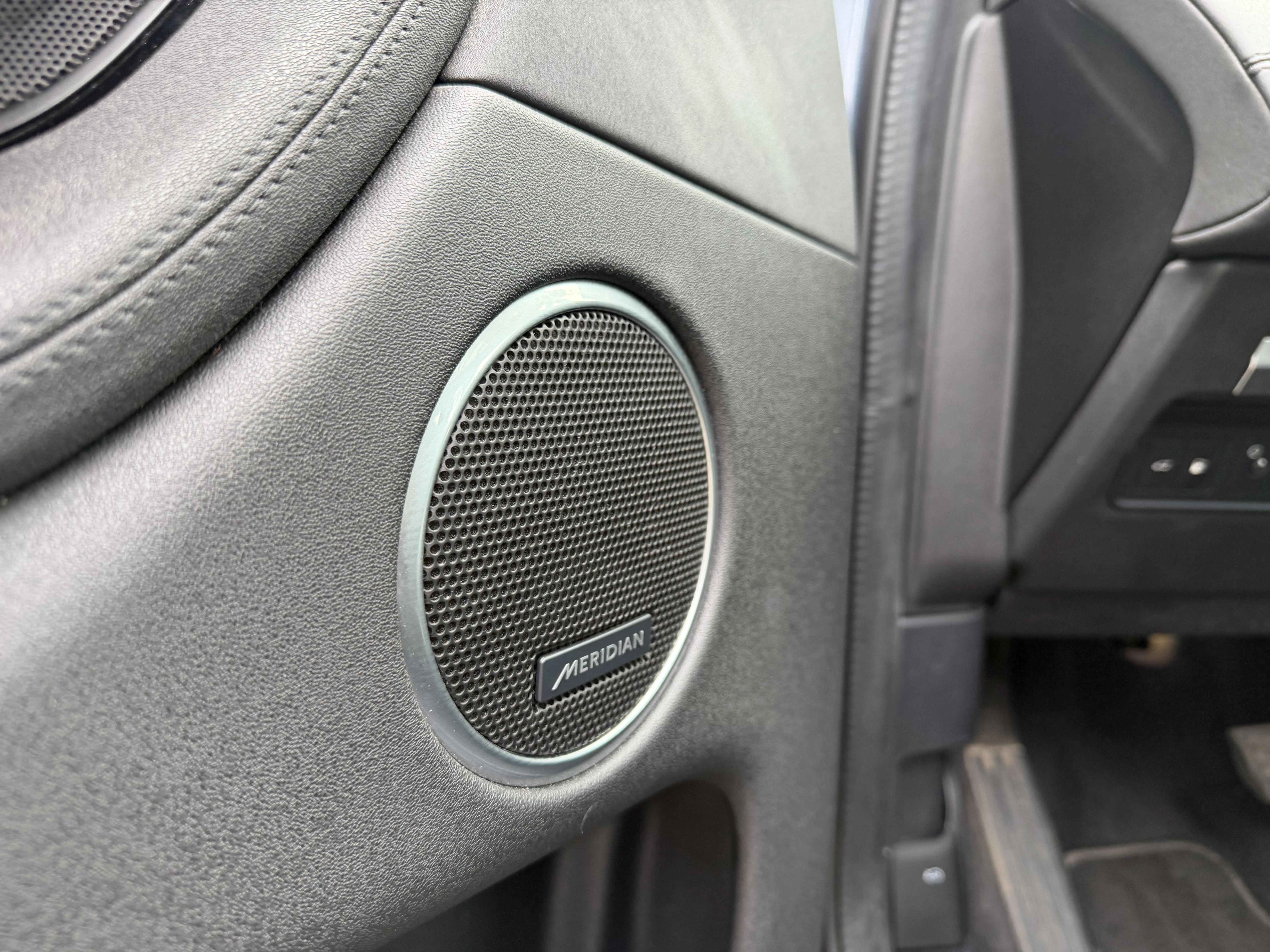 Land Rover-Discovery Sport-image-30