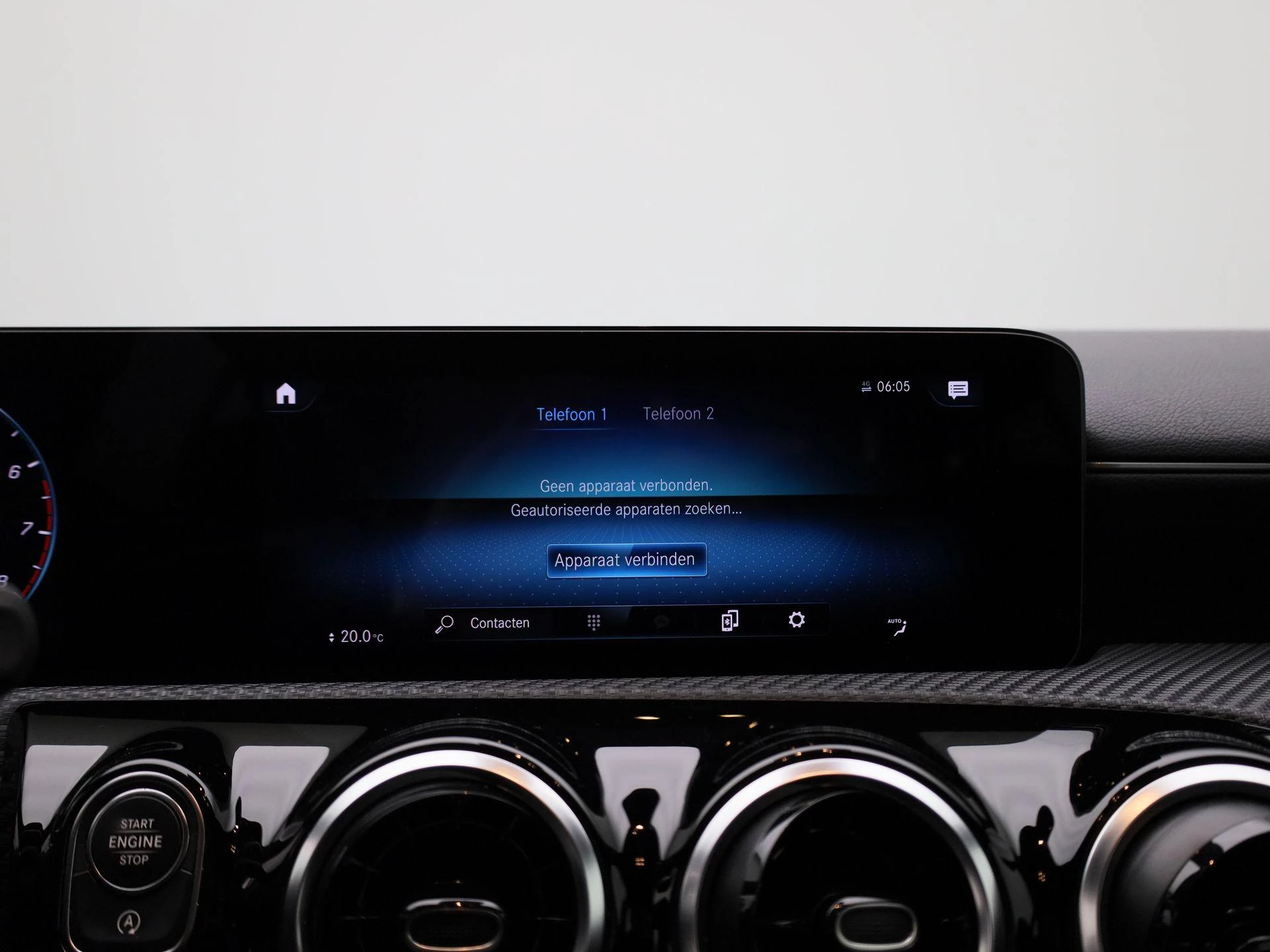 Mercedes-Benz-CLA-image-21
