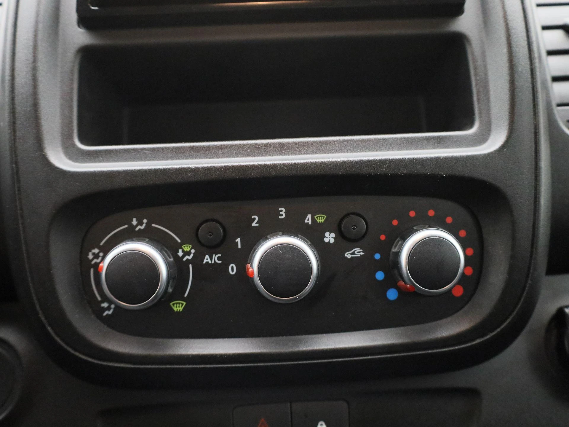 Renault-Trafic-image-23