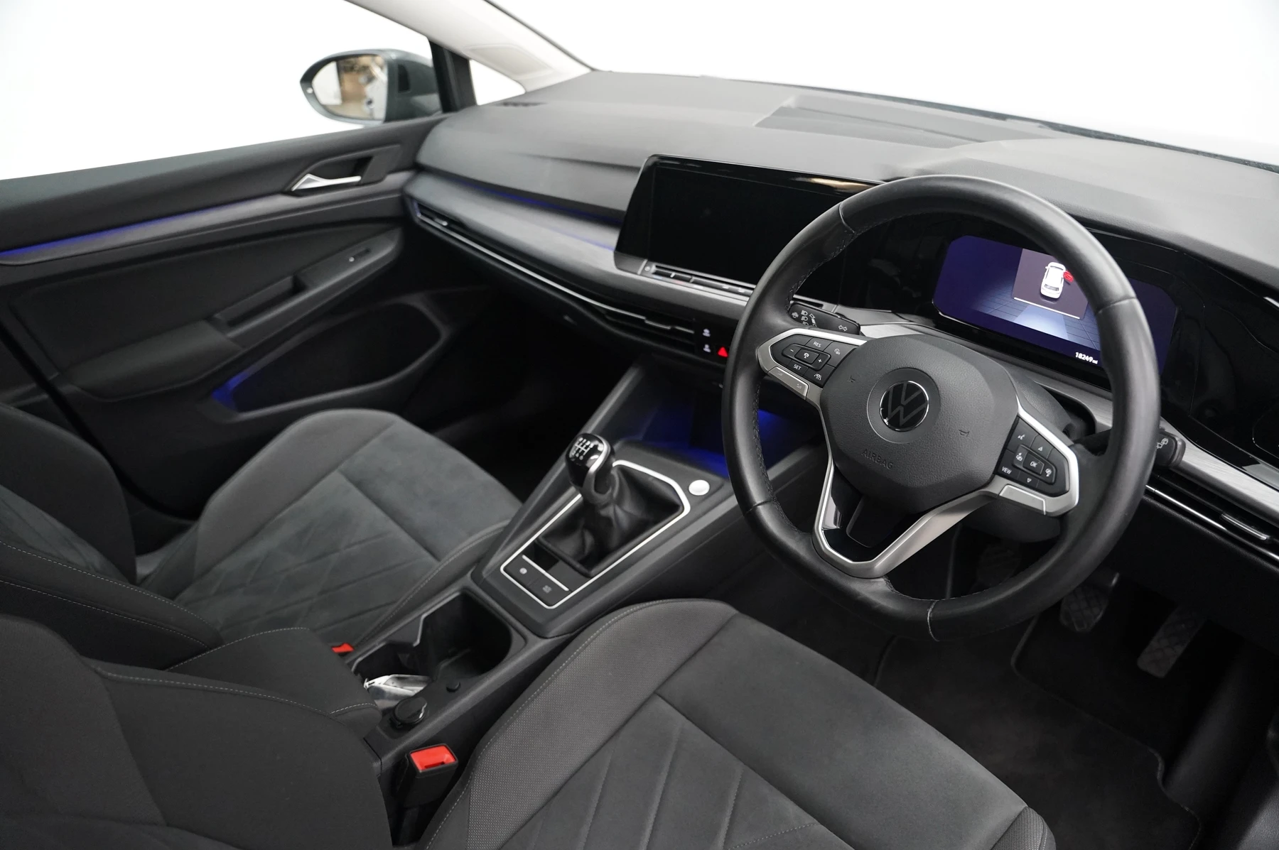 Volkswagen-Golf-image-1