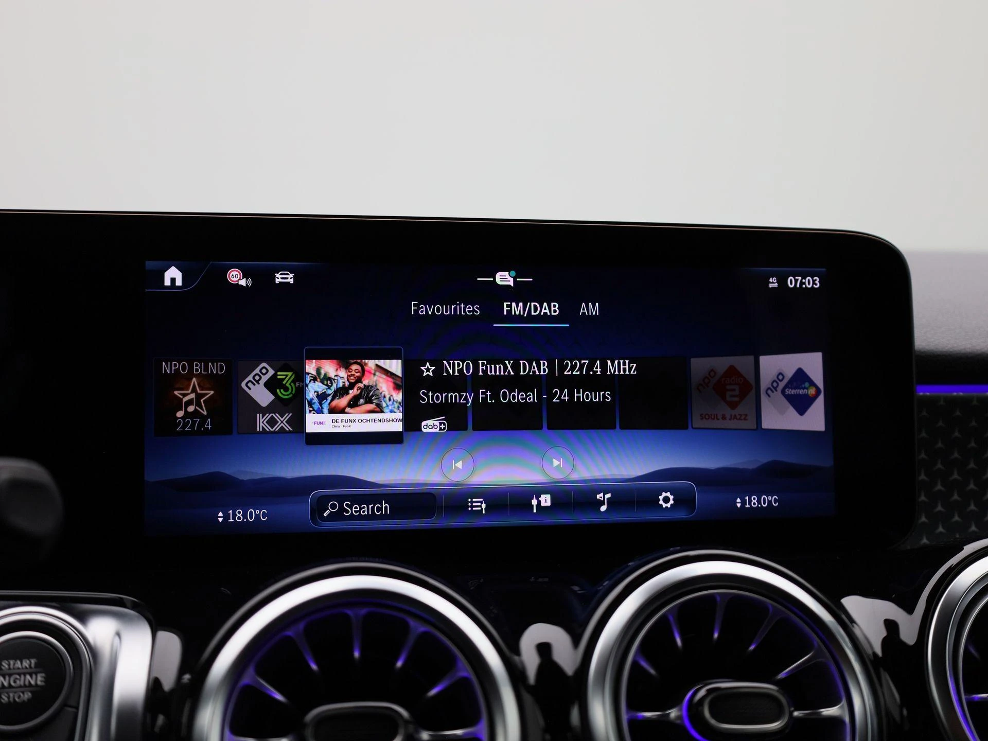 Mercedes-Benz-GLB-image-20