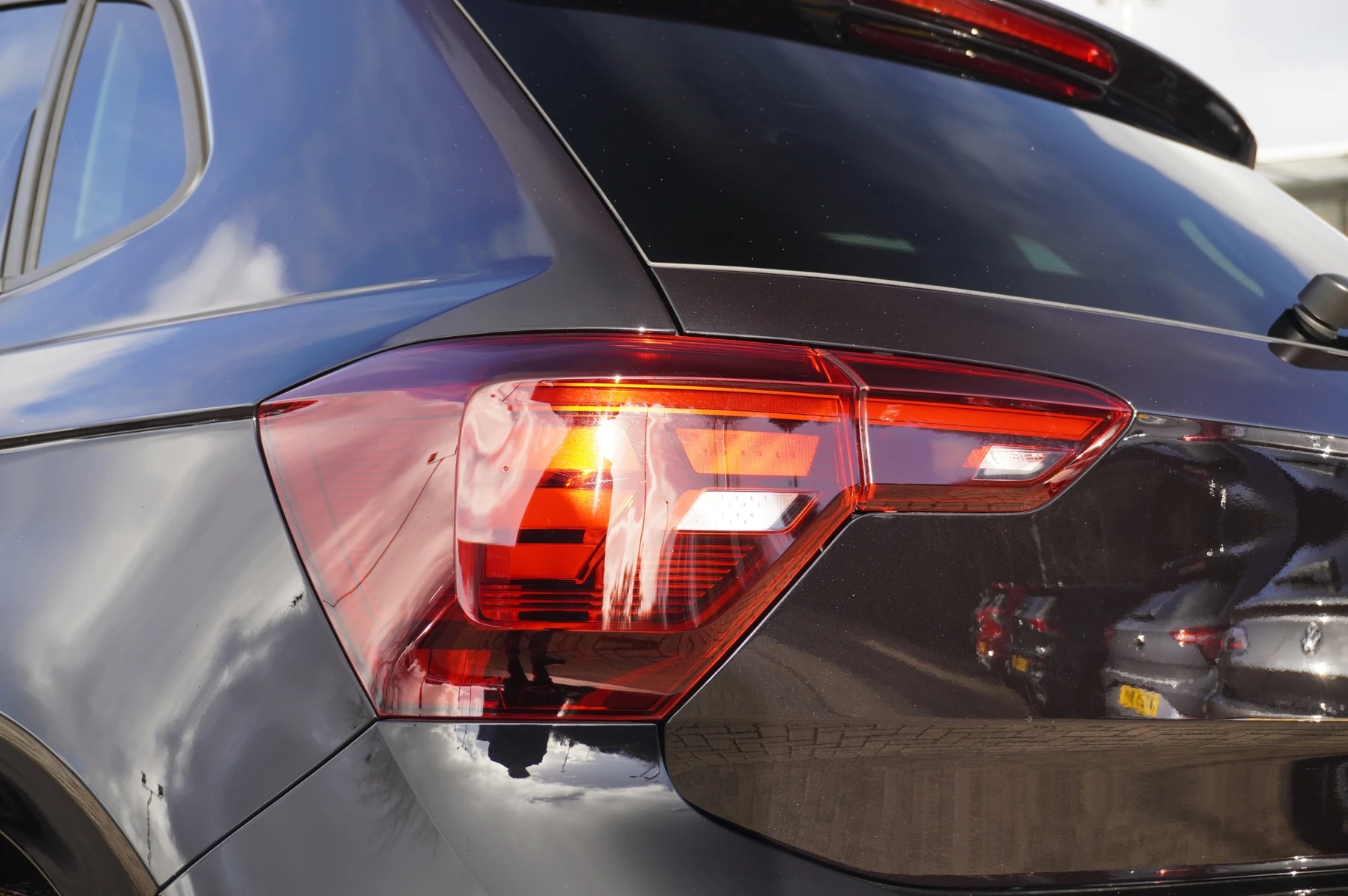 Volkswagen-Polo-image-22