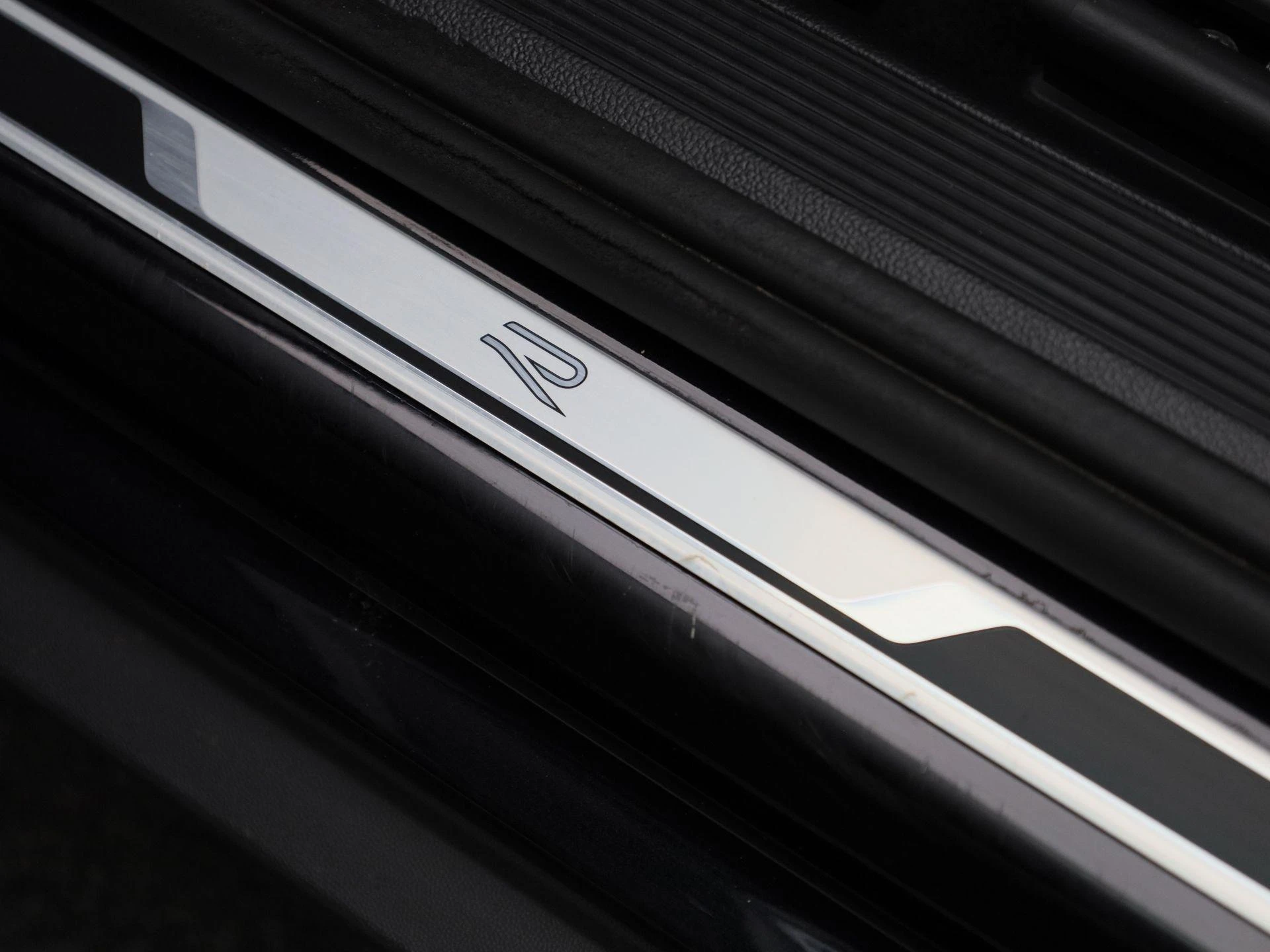 Volkswagen-T-Roc-image-38